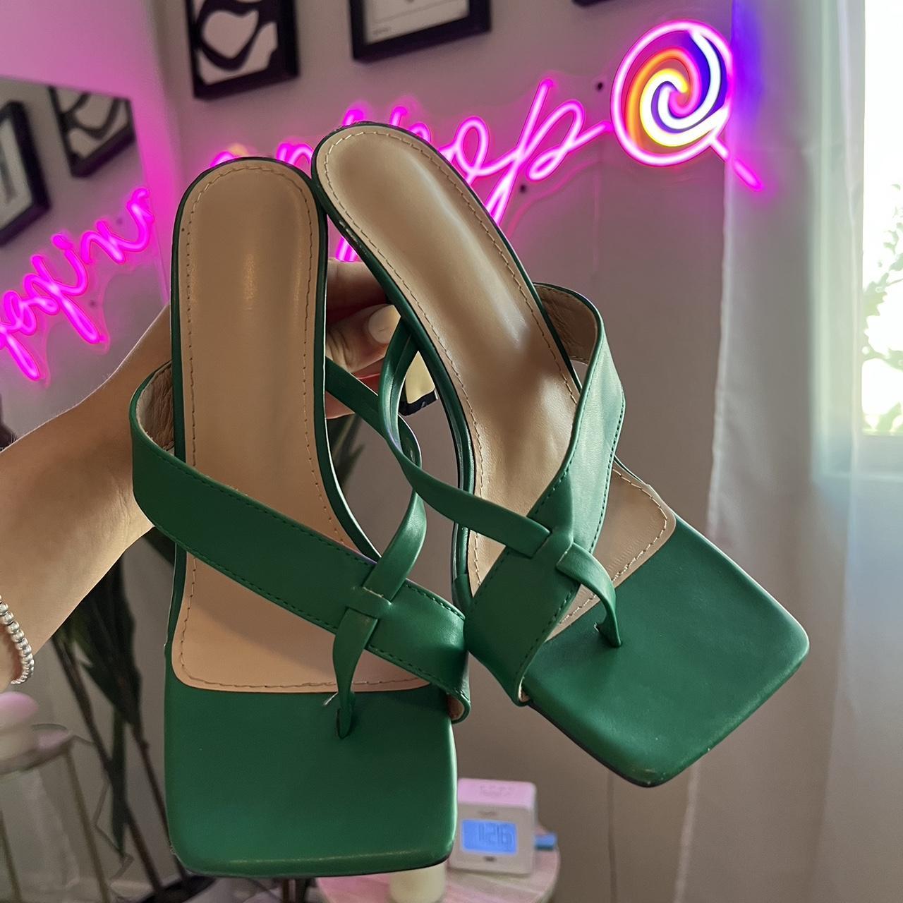 EGO Women's Green Courts | Depop