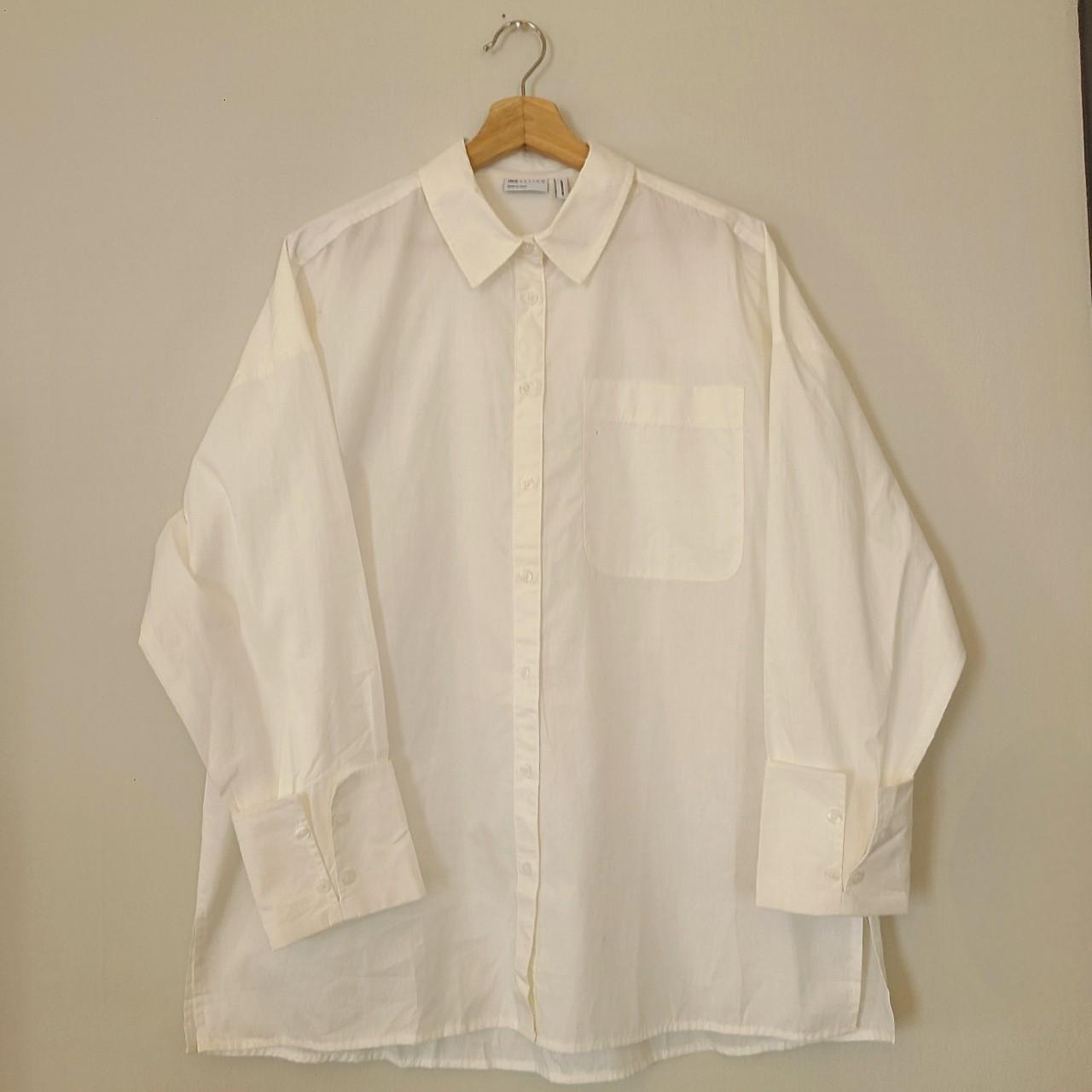 Crisp white cotton button front shirt with a... - Depop