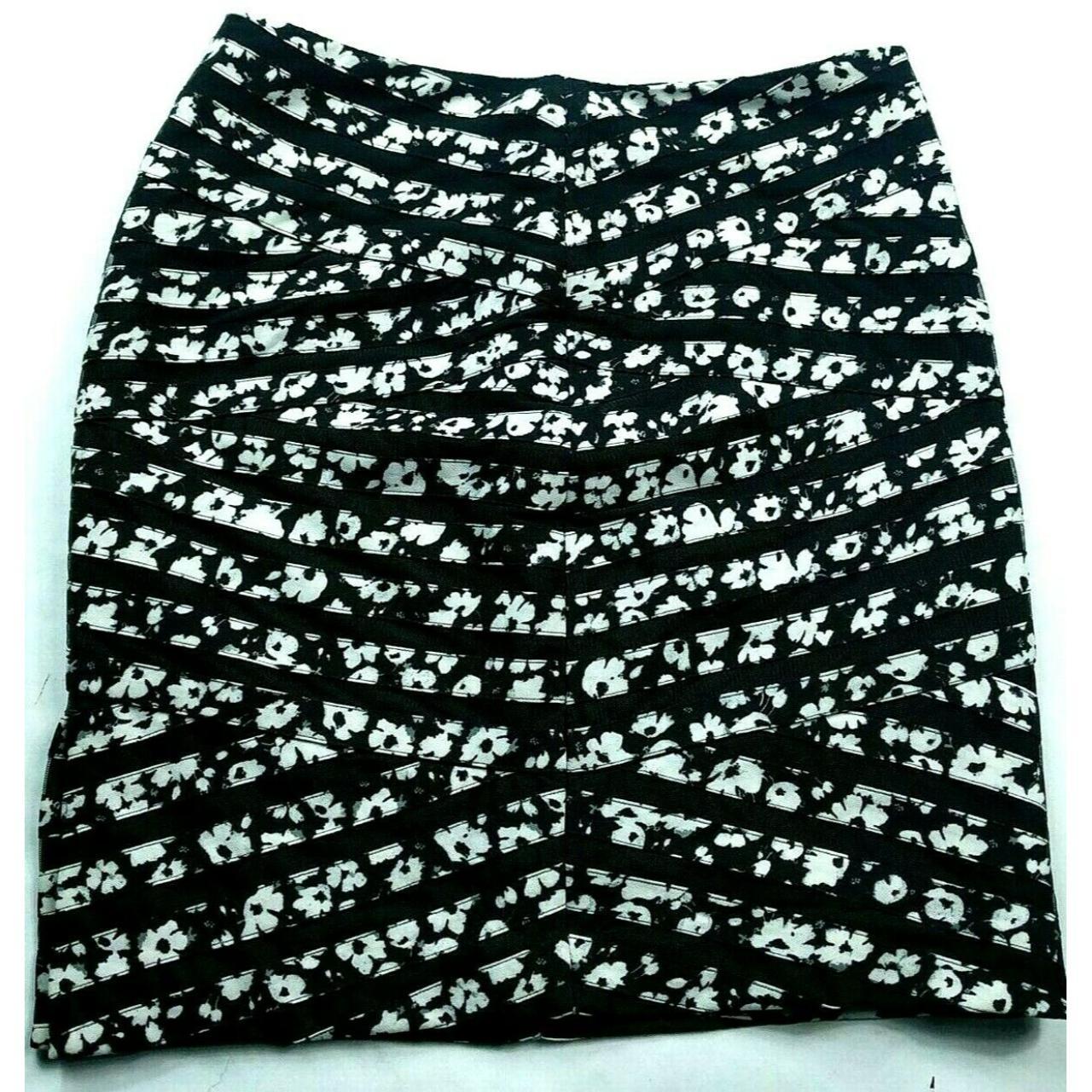 White House Black Market A Line Skirt Size 2 Floral Depop