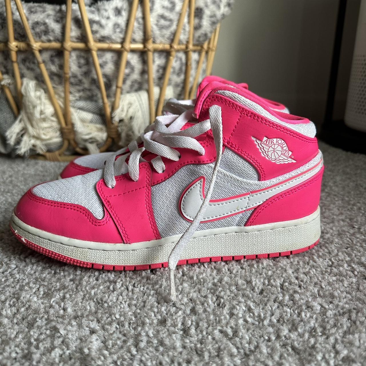 jordan pink nike