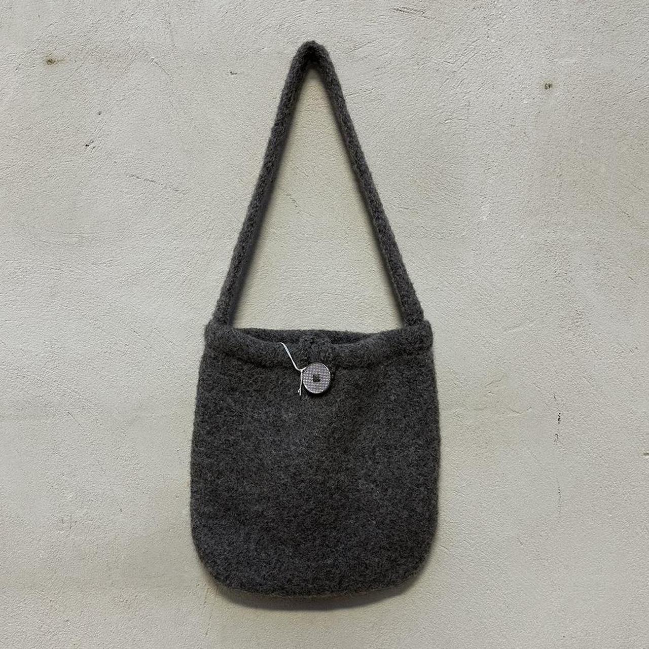 grey felt handbag happy to send measurments or try... Depop