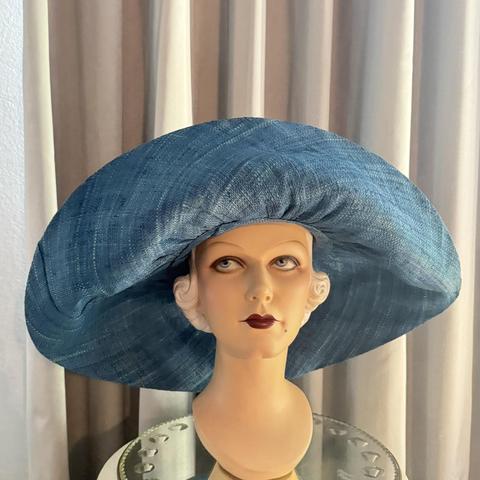 Dita Von Teese　Nom De Plume　UK34DD&M Dita Von Teese Plume lapel pin. Measures 2 inches. | Depop