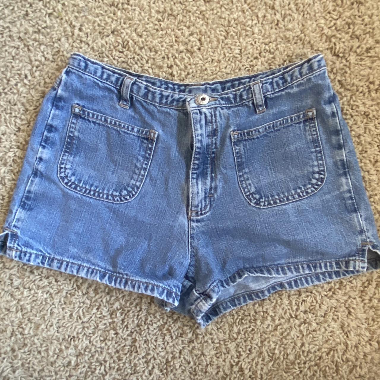 Vintage Aeropostale Shorts Size 0 These do run... Depop