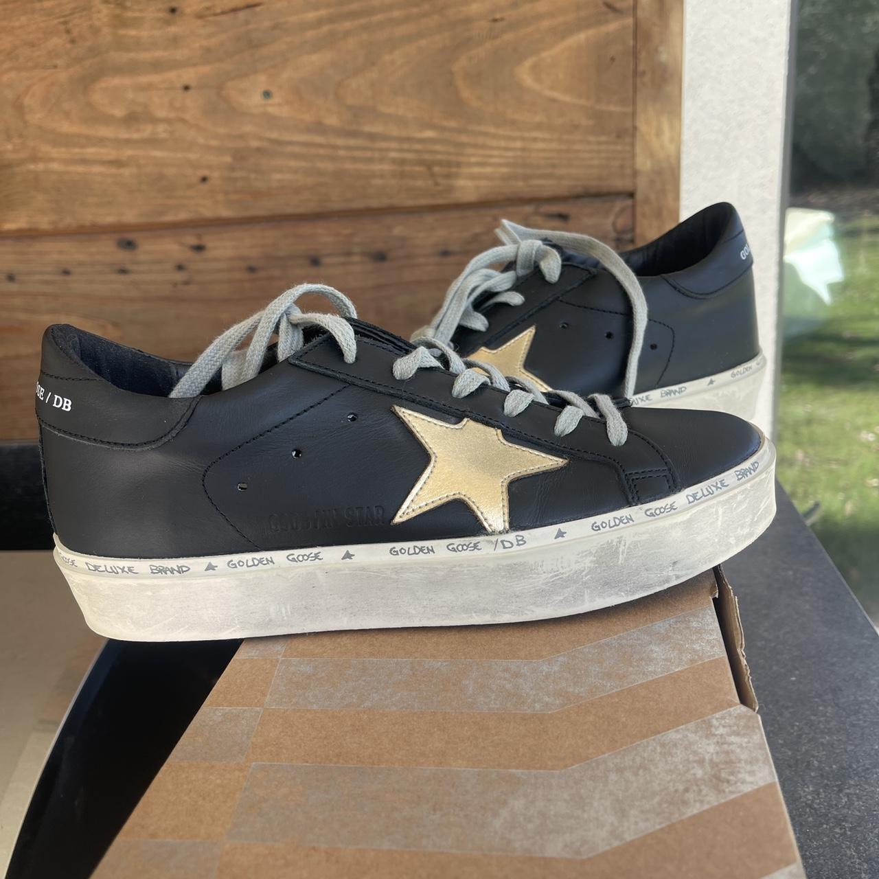  Women\'s Black and Gold Trainers