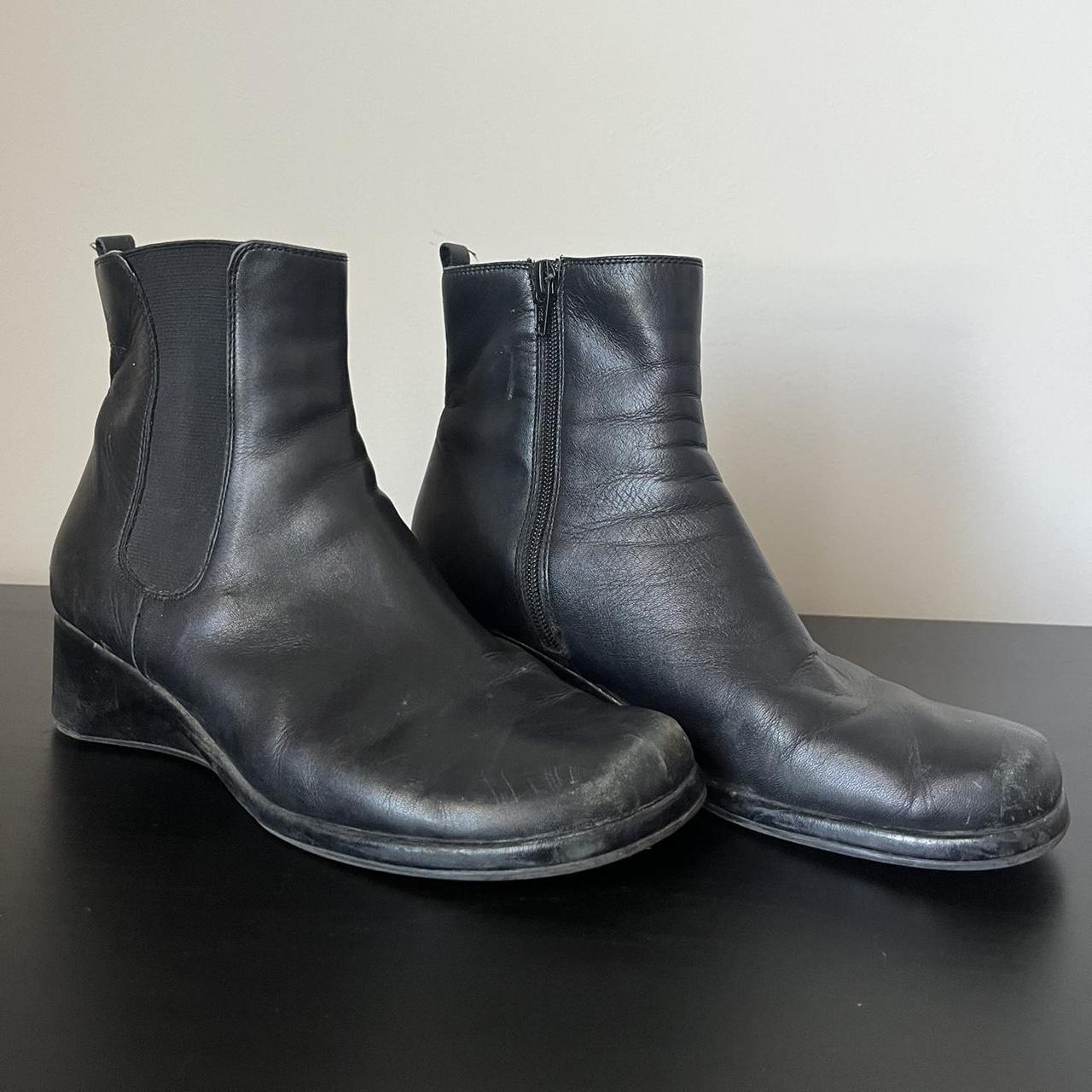 Black leather Liz Claiborne boots. Womens size 7.5