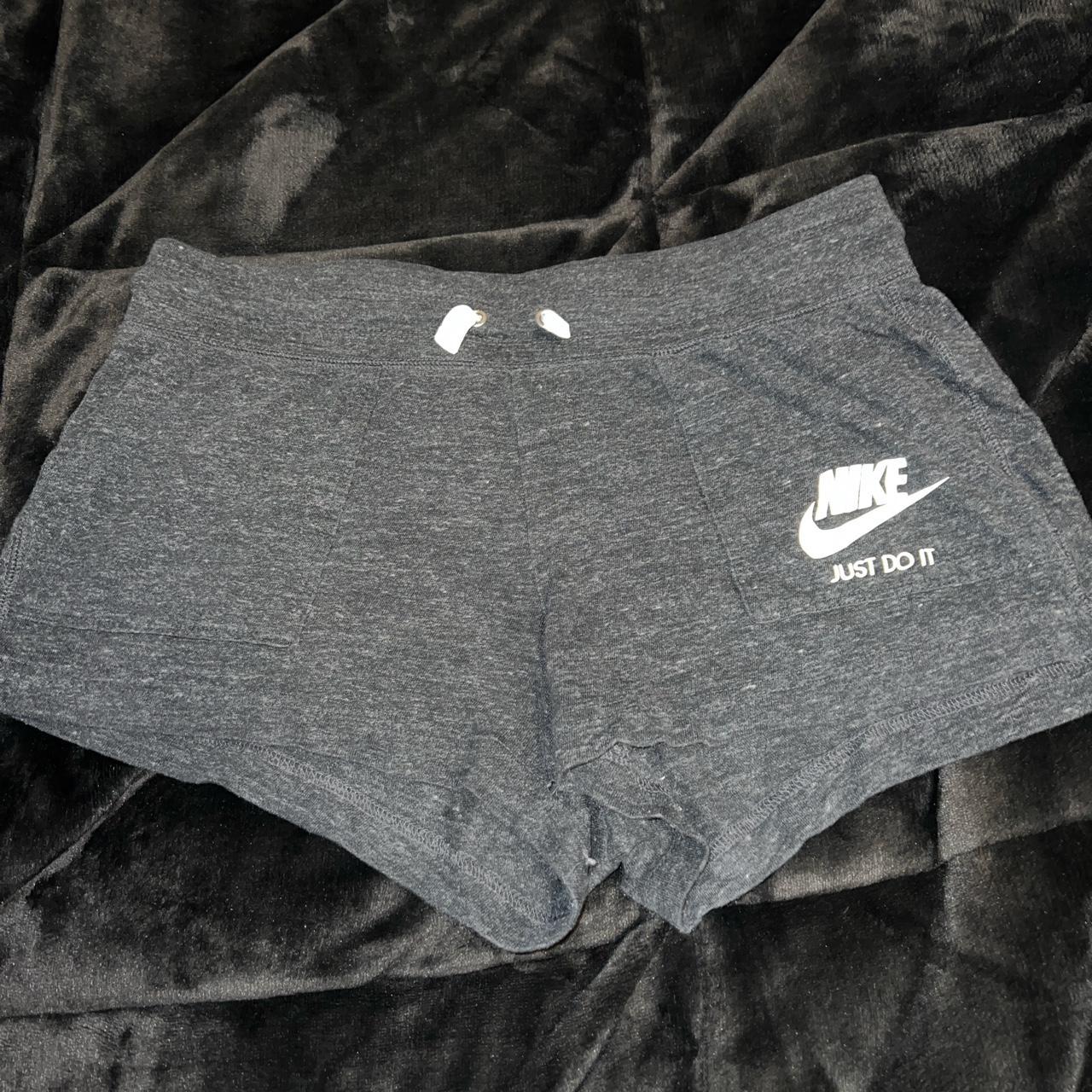 nike shorts lounge