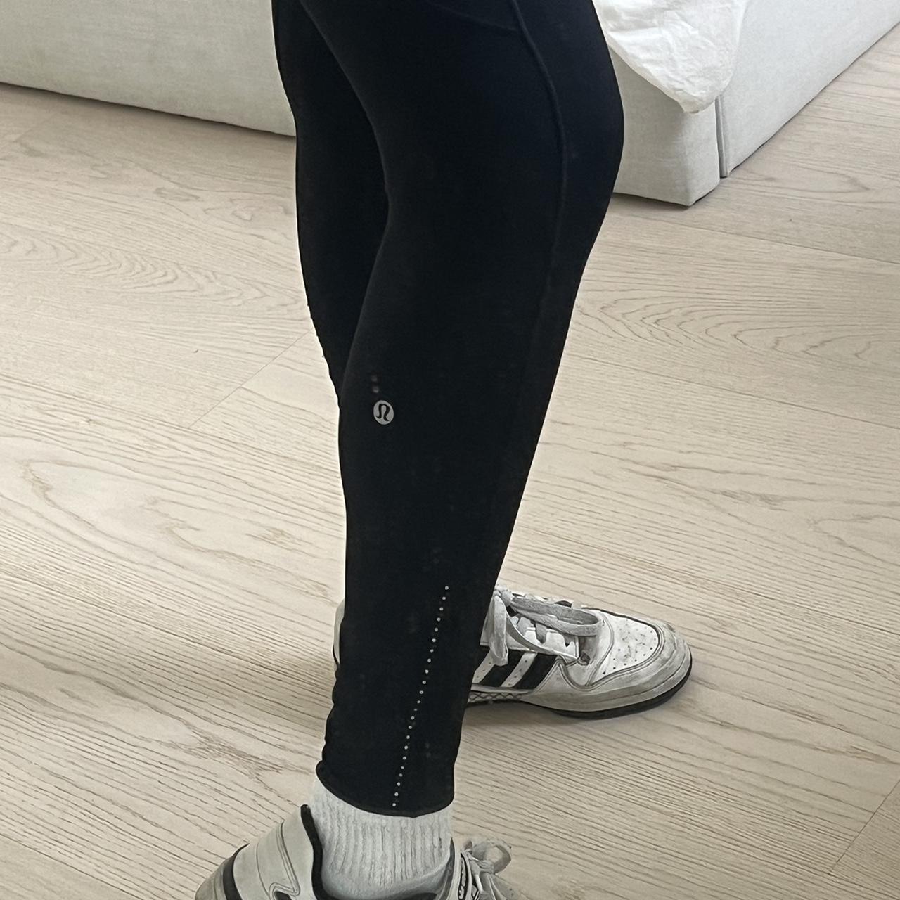 Lululemon leggings with pockets and reflective dots