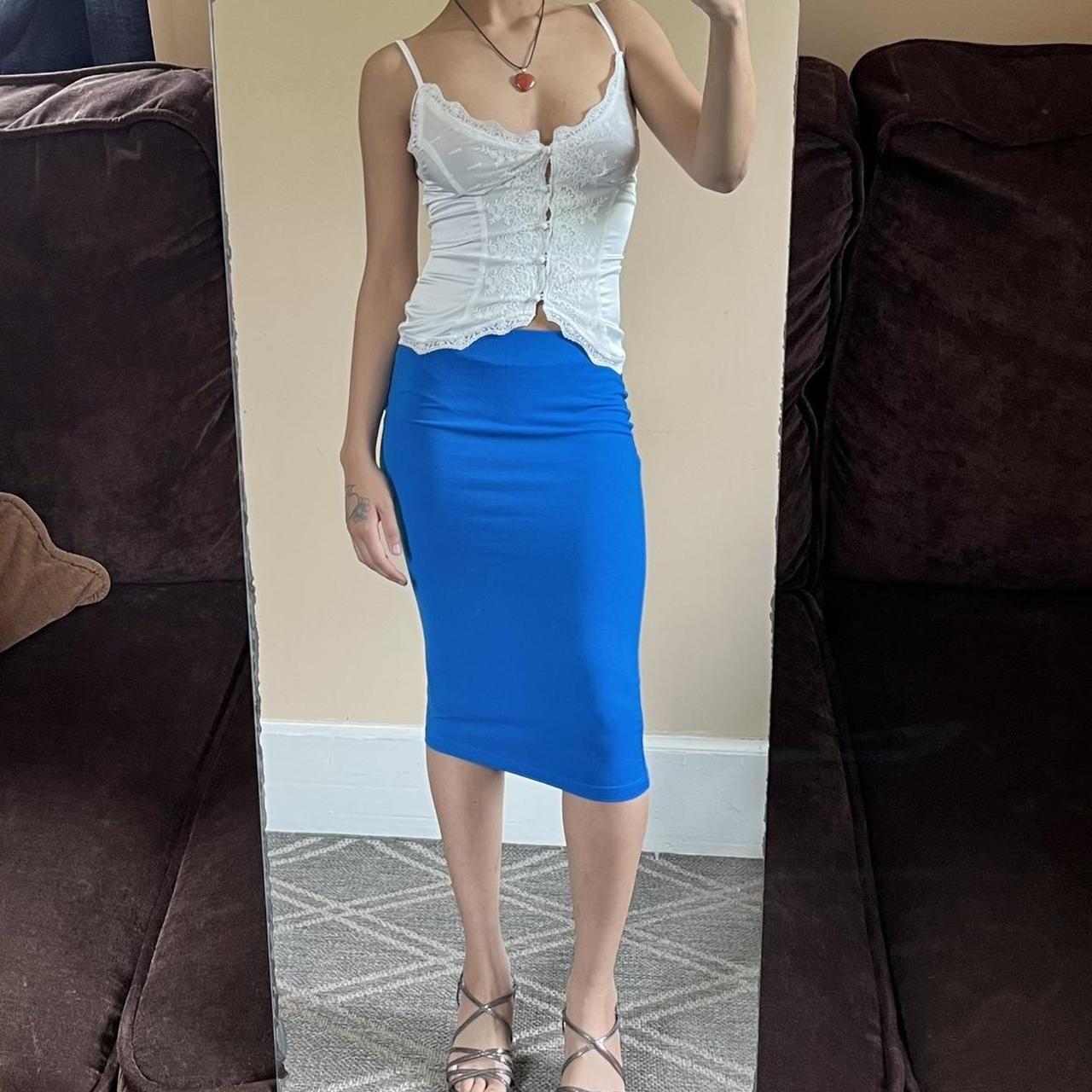 Royal blue pencil clearance skirt outfit ideas