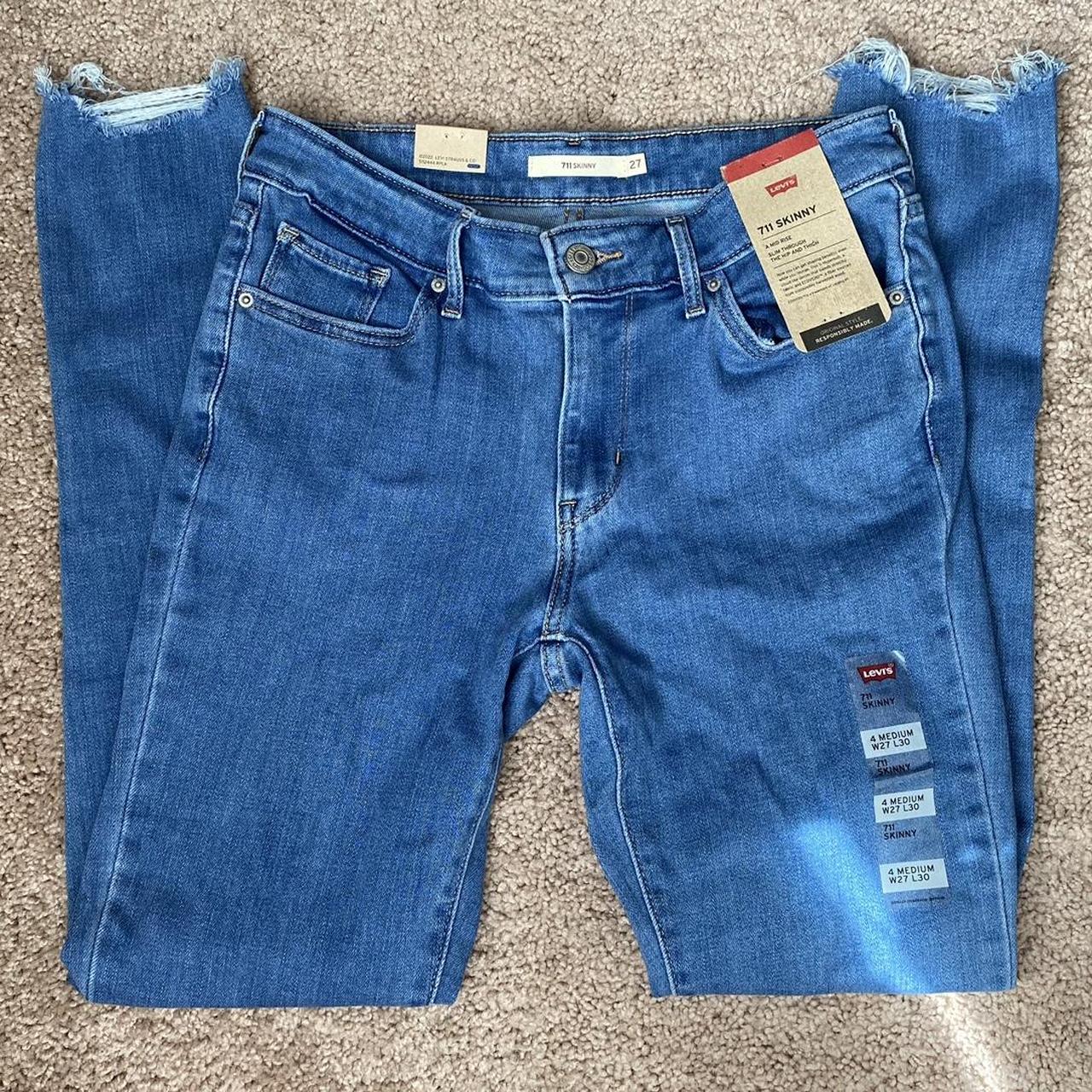 Levi's 711 skinny clearance short