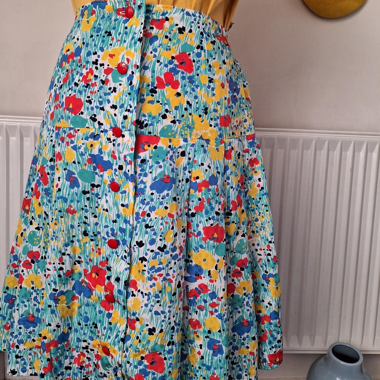 Vintage floral midi skirt size 8-10 #midiskirt... - Depop