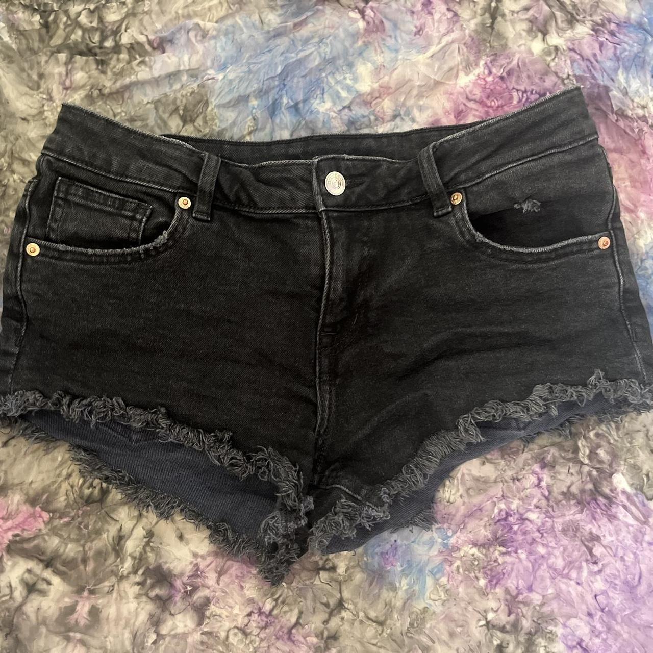 Low waist denim booty shorts