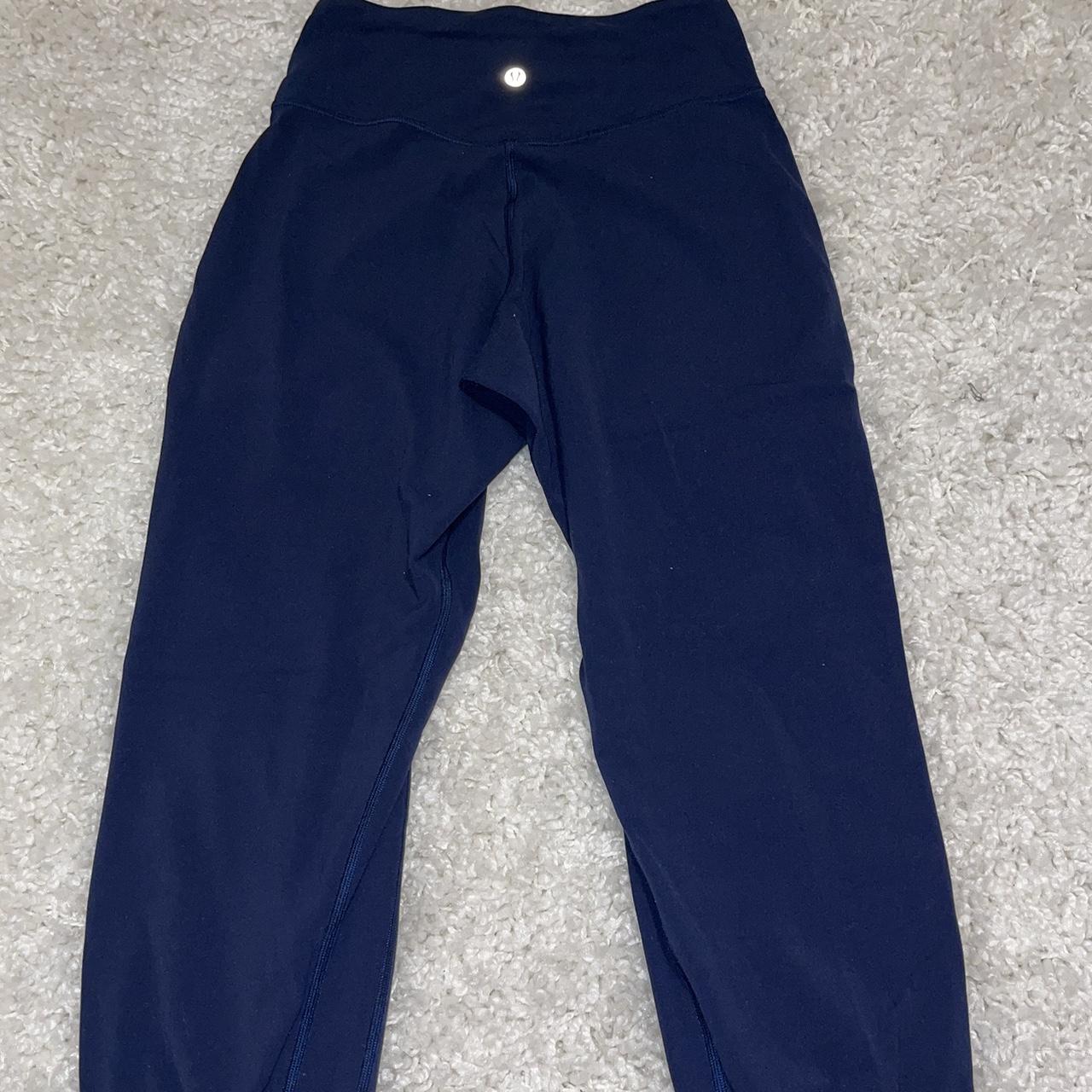 New condition size 4 lululemon navy cropped leggings - clothing