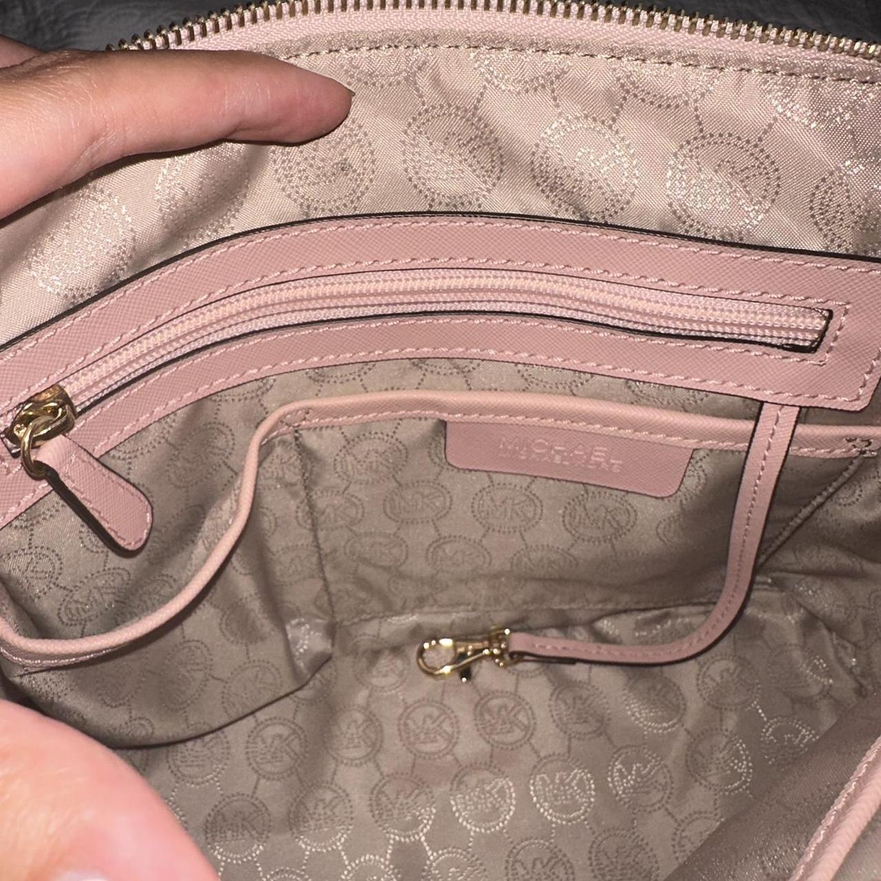 PM FOR SHIPPING} Authentic Michael Kors cindy dome - Depop