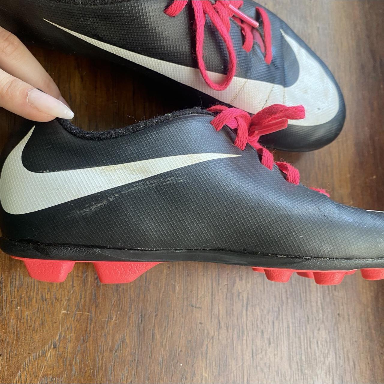 Nike soccer clearance cleats size 5