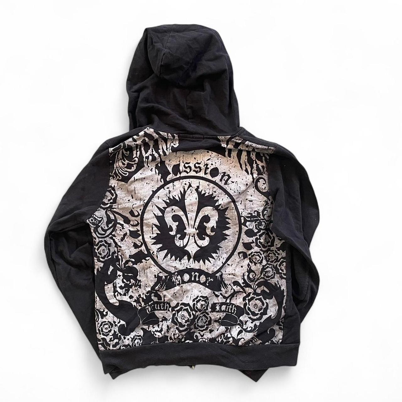 item listed by aricaaxo