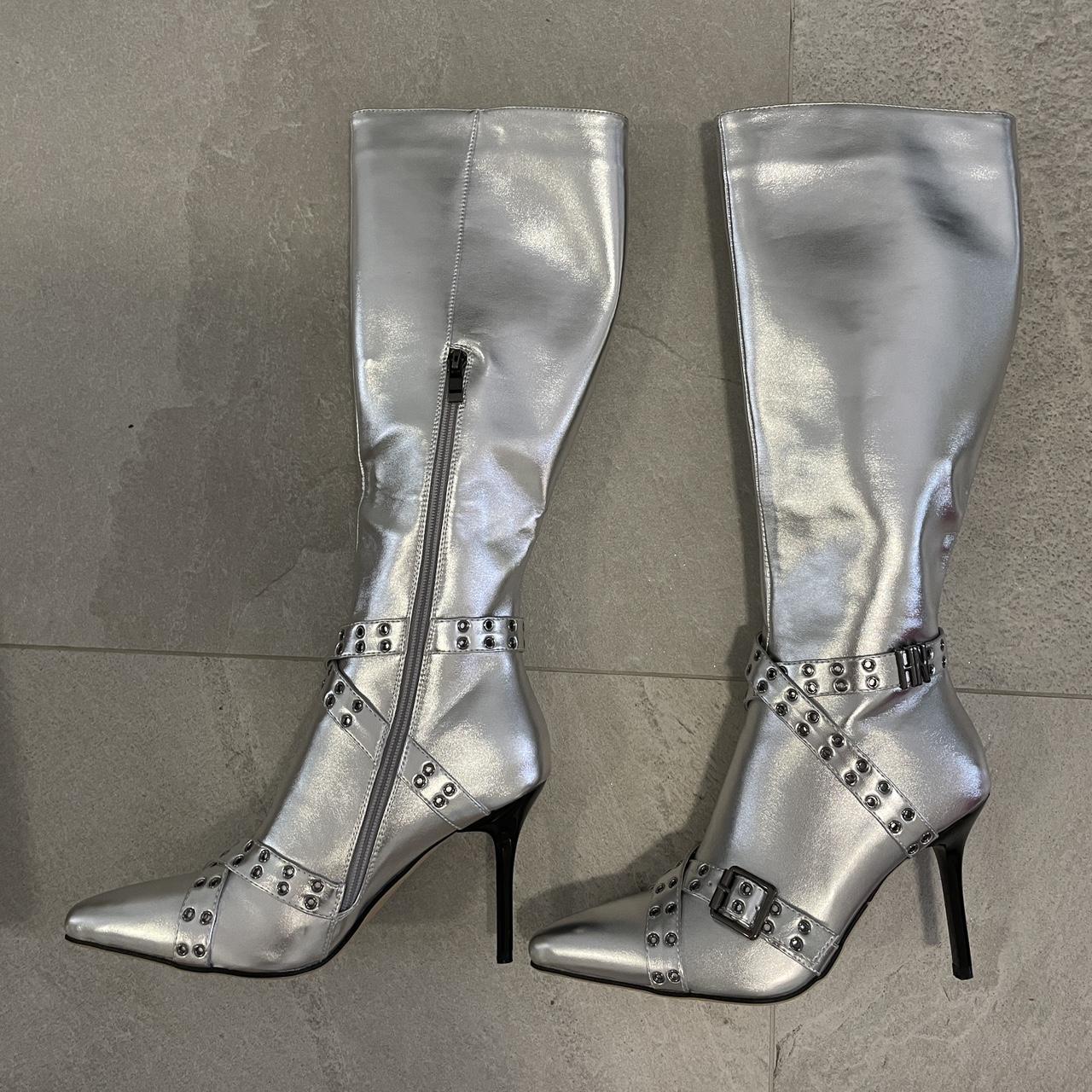 NiiHai Women's Silver Boots | Depop