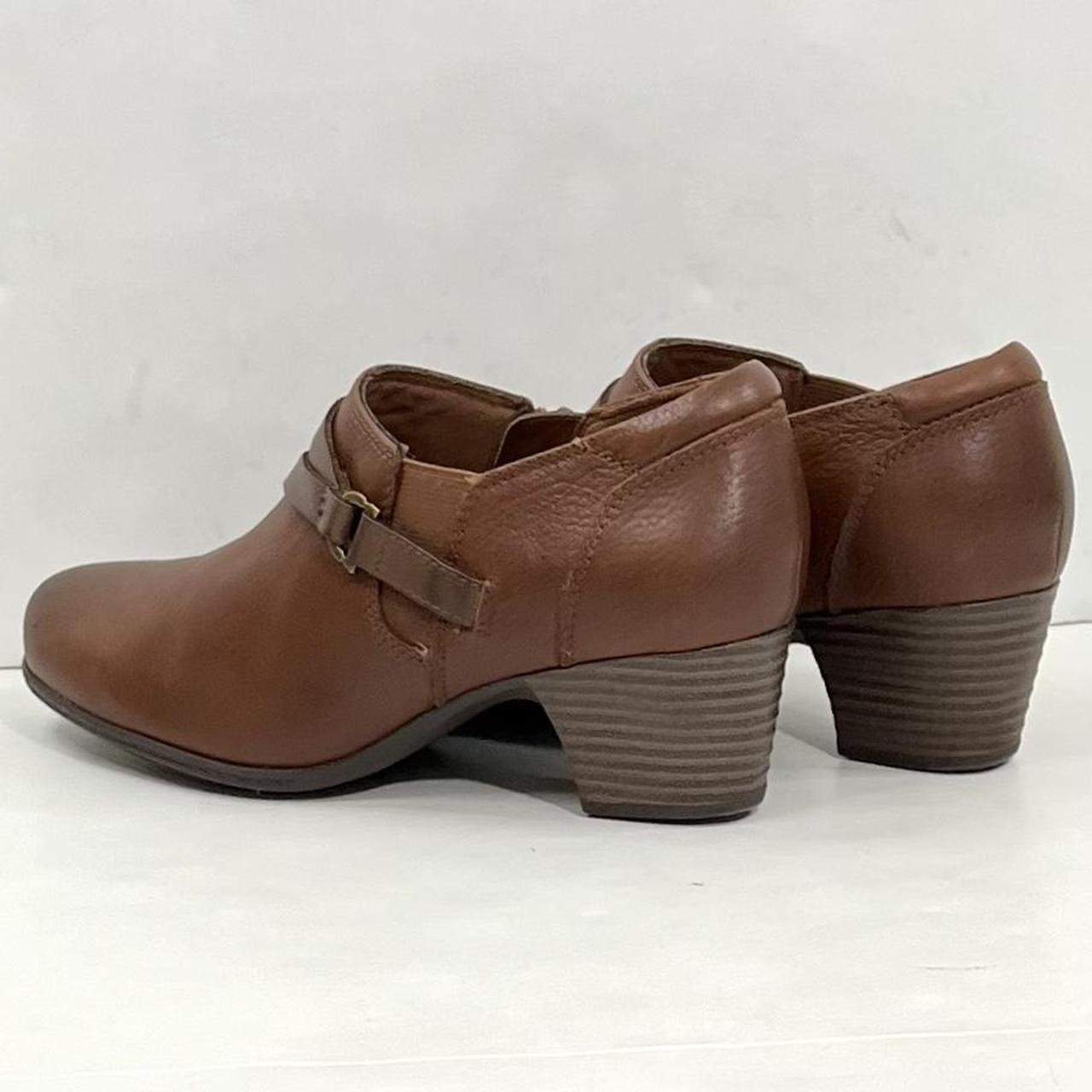 Clarks valarie 2 store may