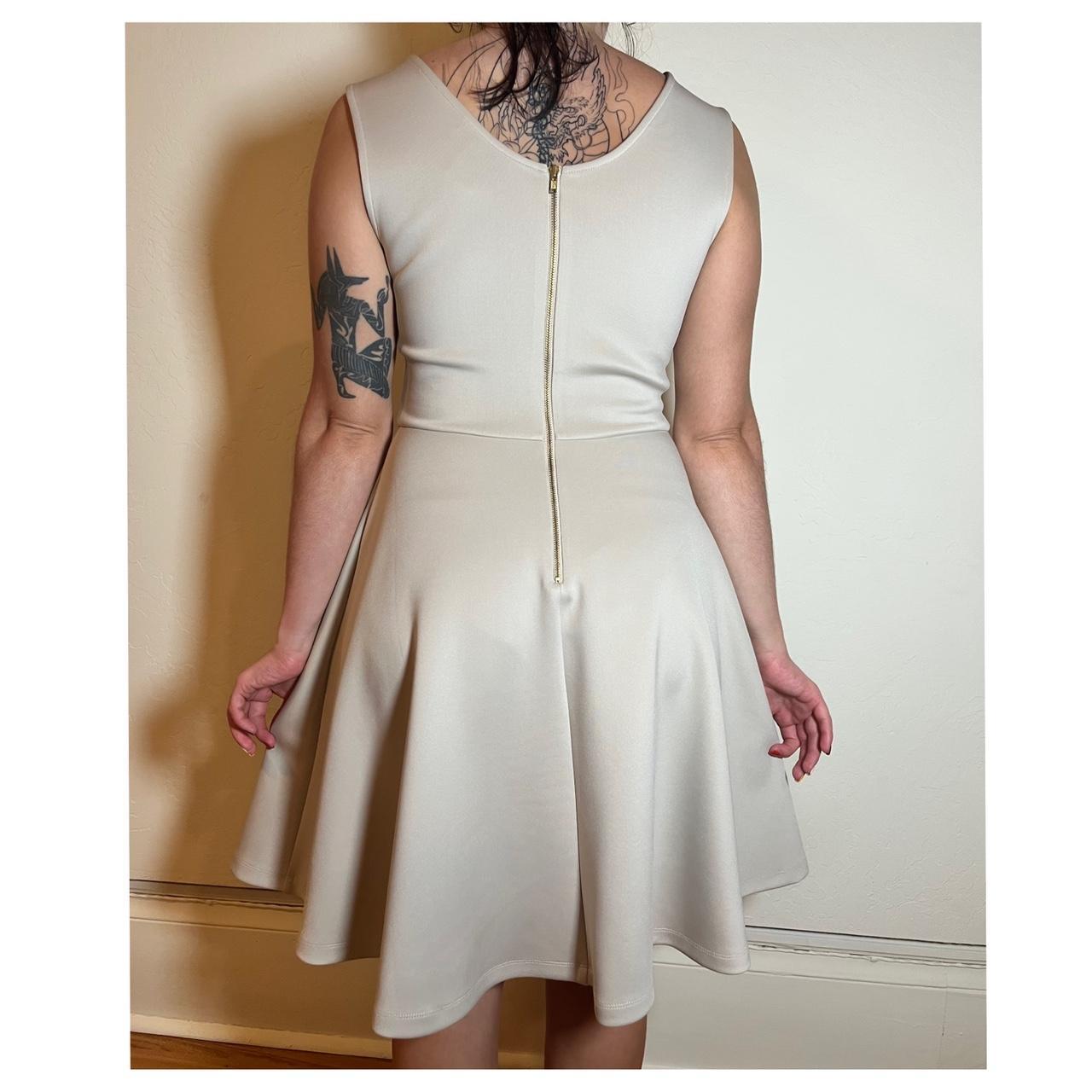 Product Image 2 - Elegant Flowy Dress
Size 2 (i