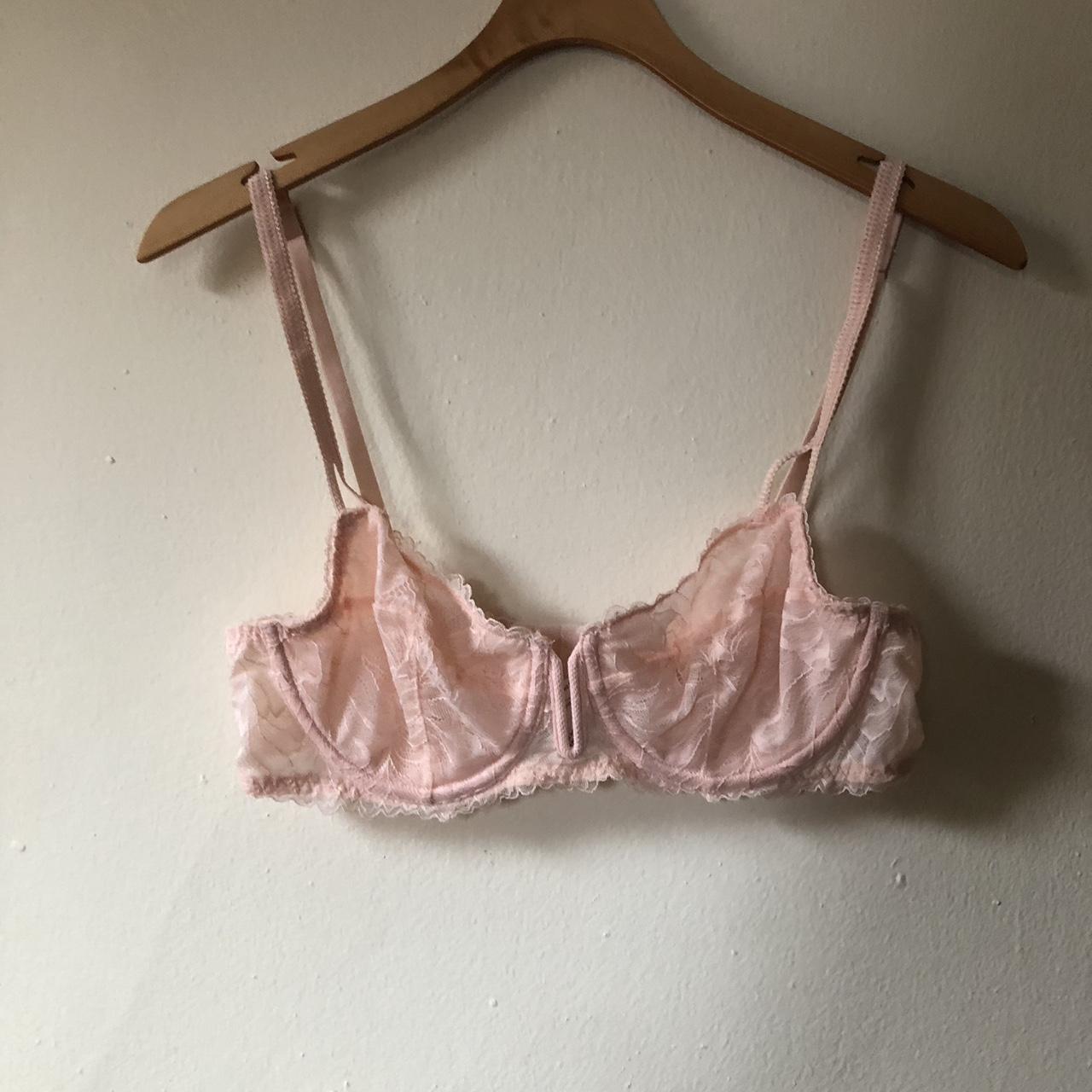 Hot pink lace wirefree bra by Auden. Lightly lined. - Depop