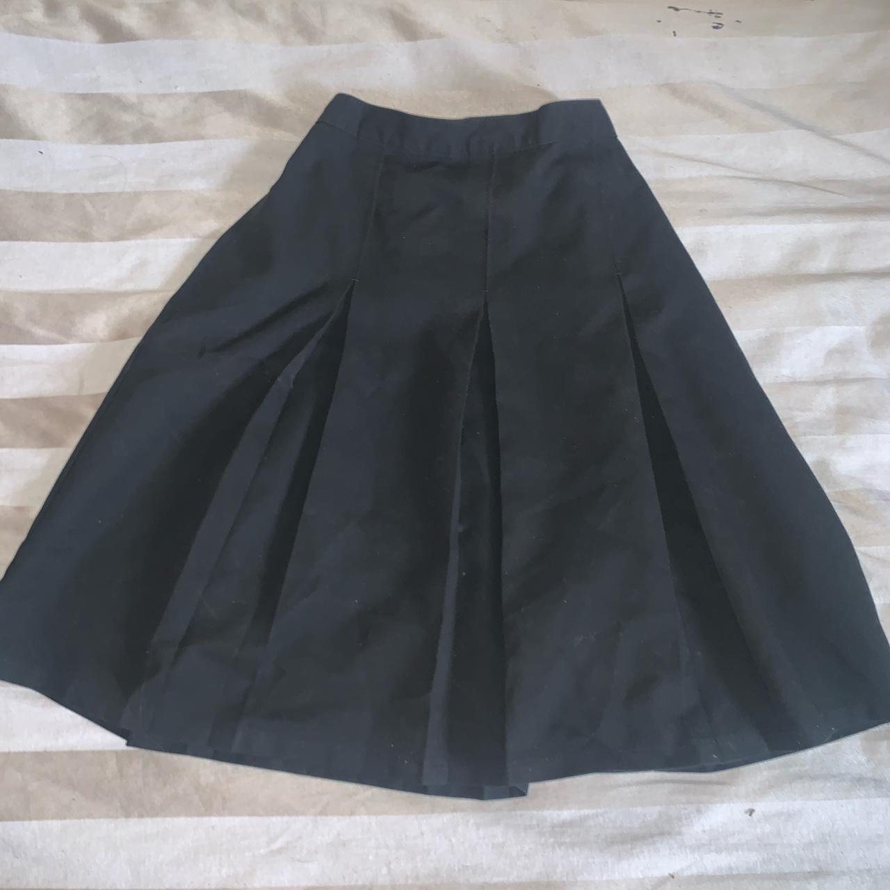 one pocket plain black pleated skirt - Depop