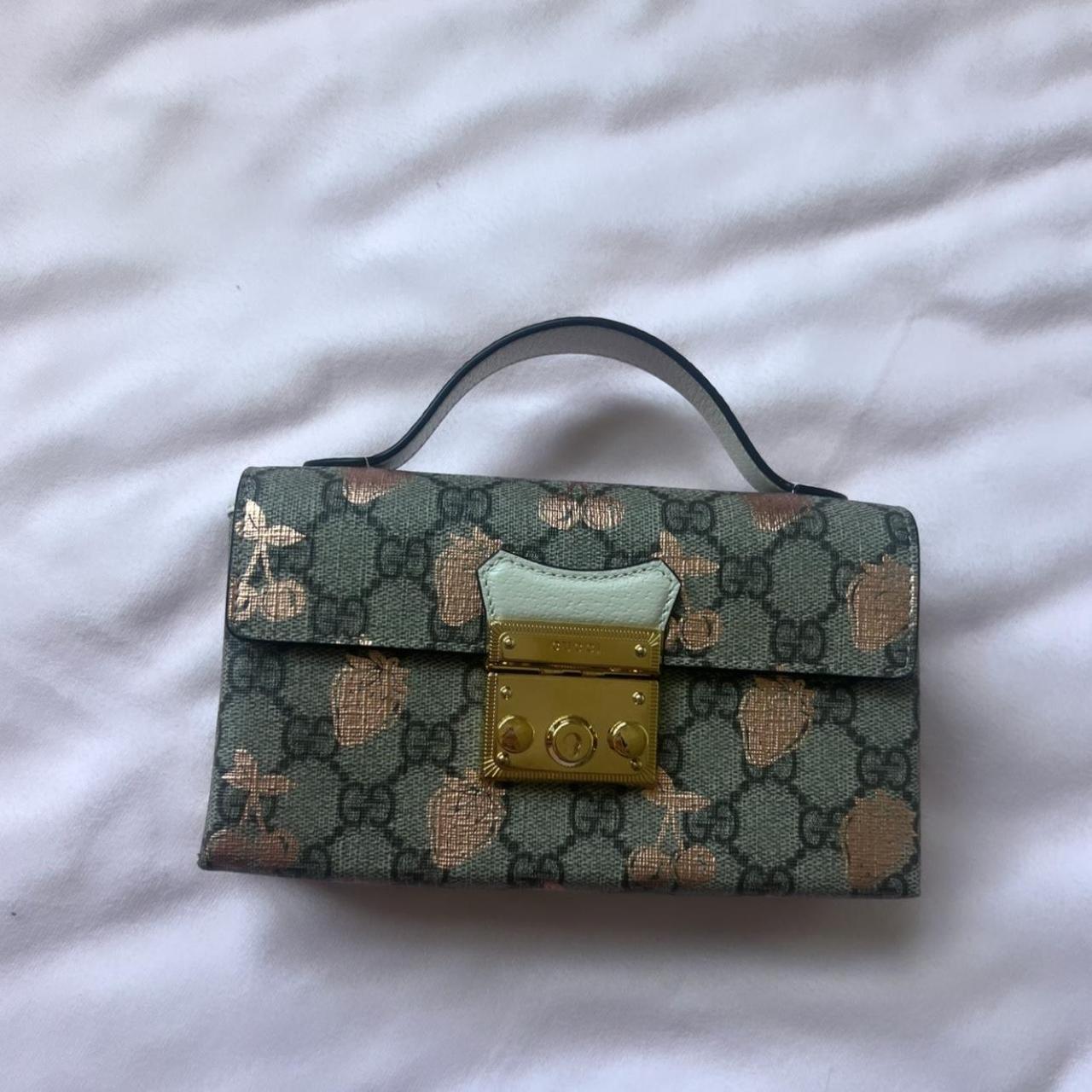 Gucci wallet gold bees Brand new with box and cloth - Depop