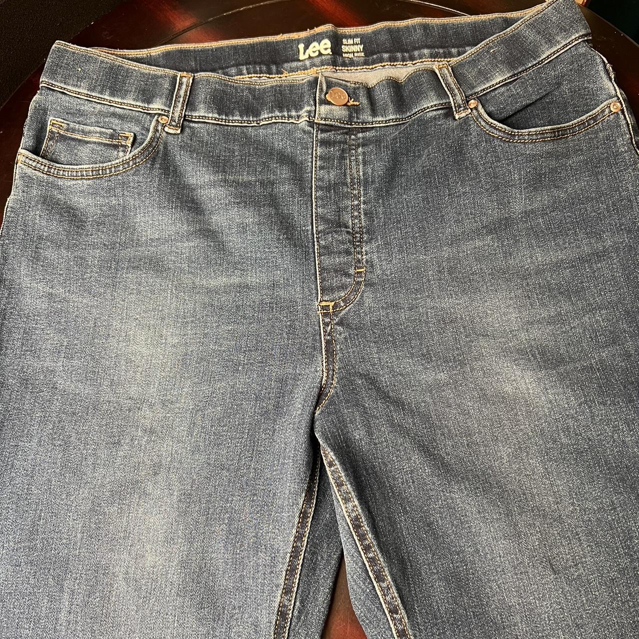 Lee women’s skinny jeans size 20M - Depop