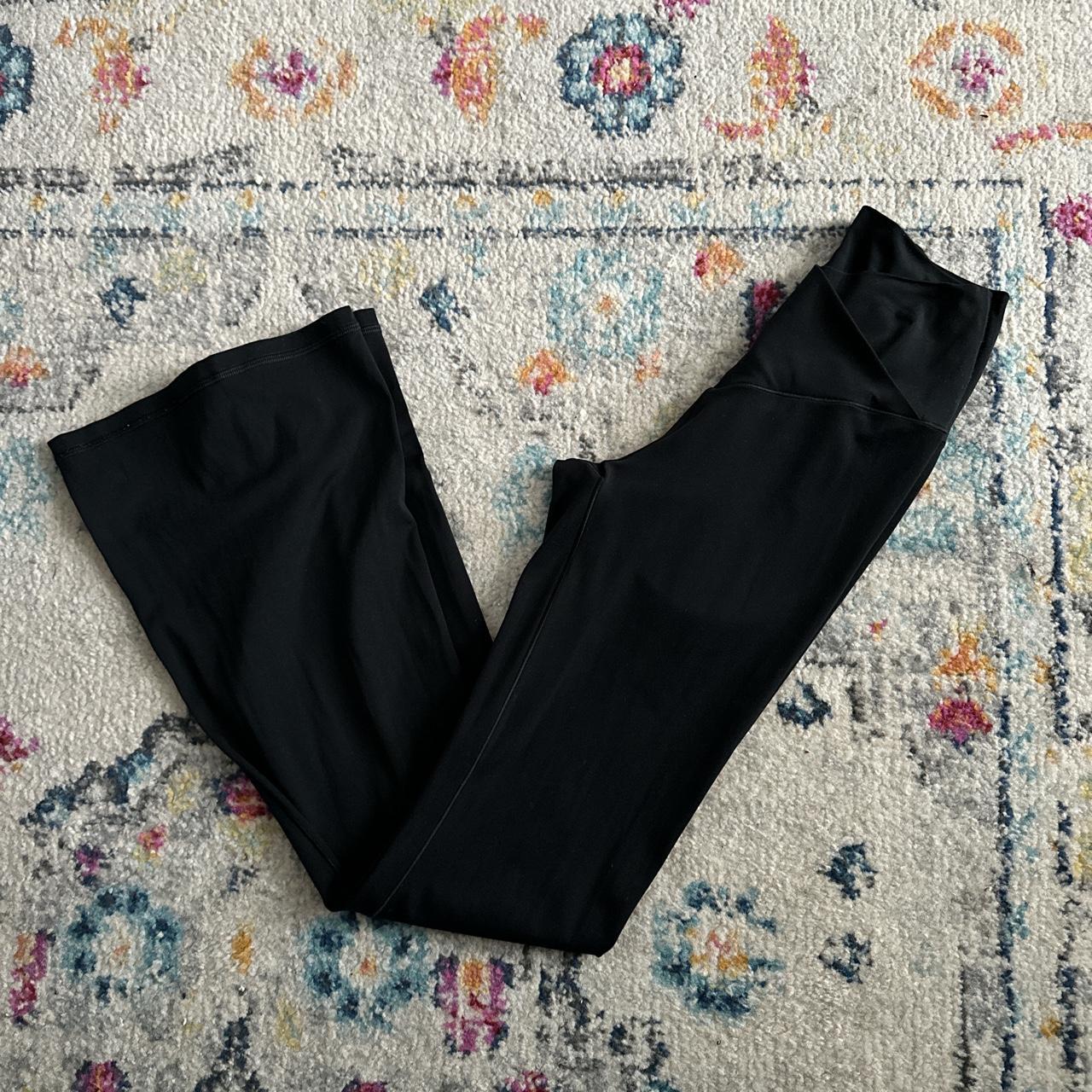 Aerie ruched waist flare leggings in size M forest - Depop