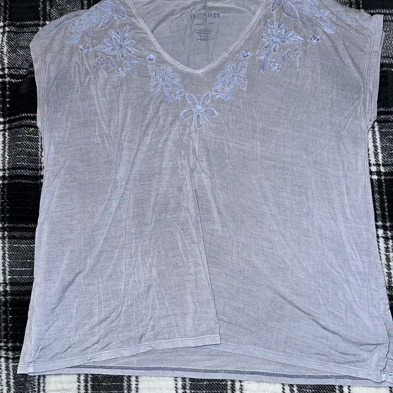 American Eagle Outfitters Women's Blue and Grey T-shirt