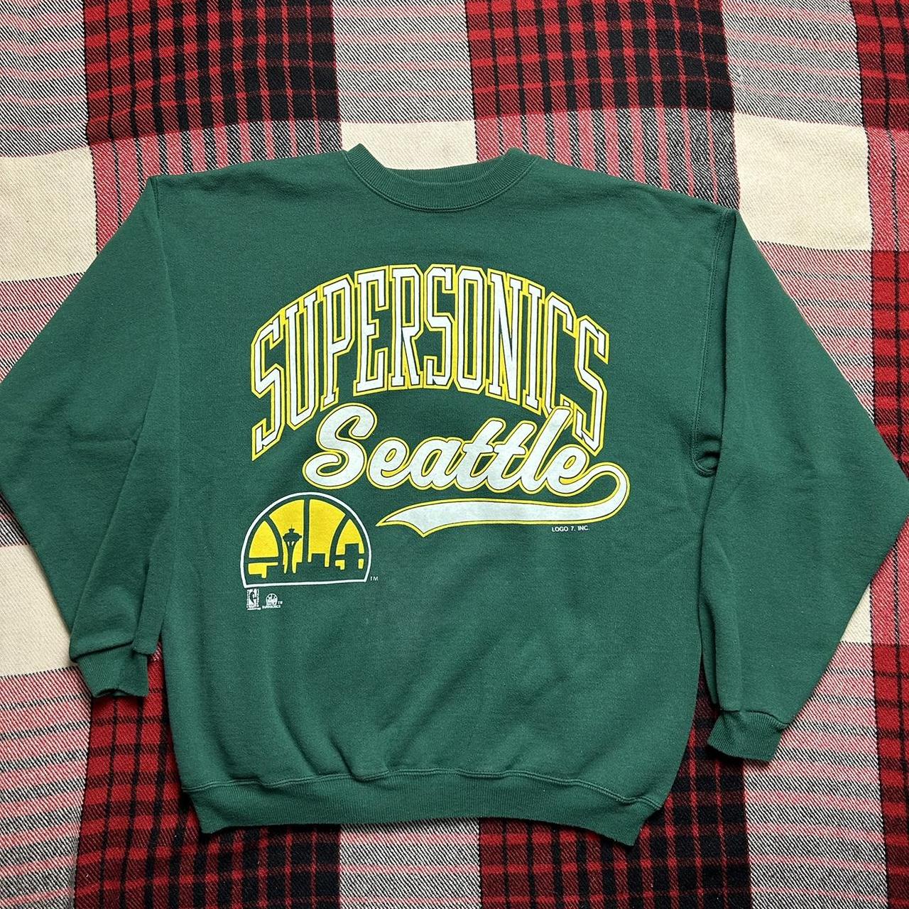 Vintage Seattle Supersonics NBA Crewneck sweatshirt. Tagged as a large