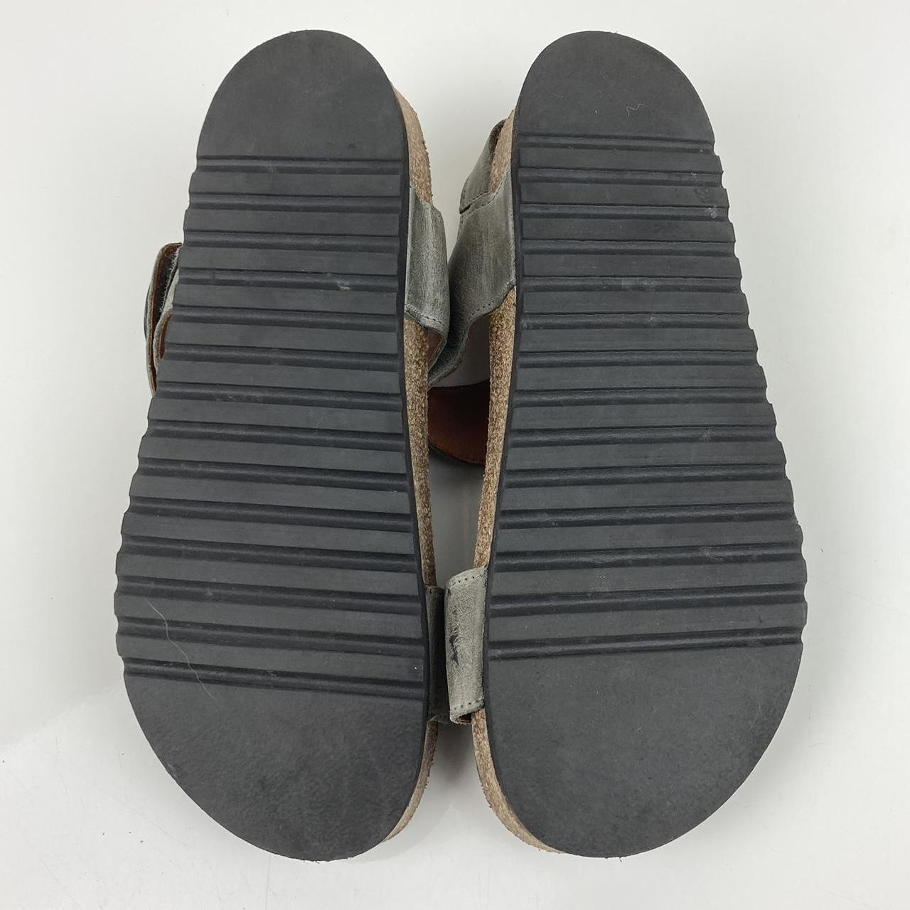 Taos Women's Grey Sandals | Depop