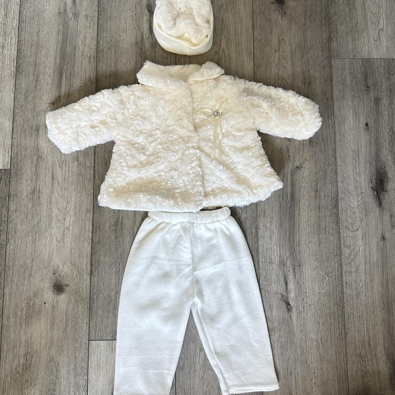 Off white baby coat set PRICE30 SIZE M (6... Depop