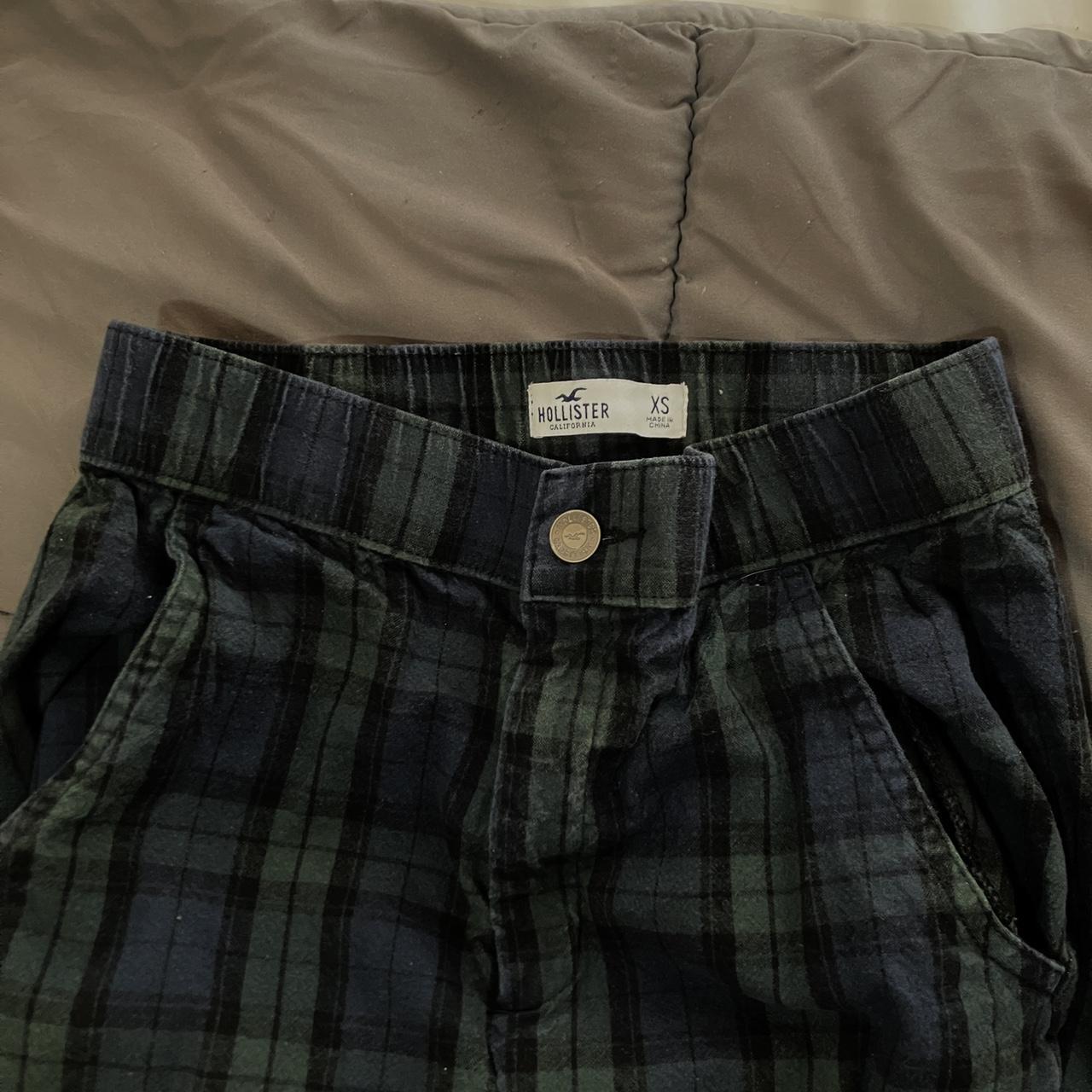 Hollister green clearance plaid pants