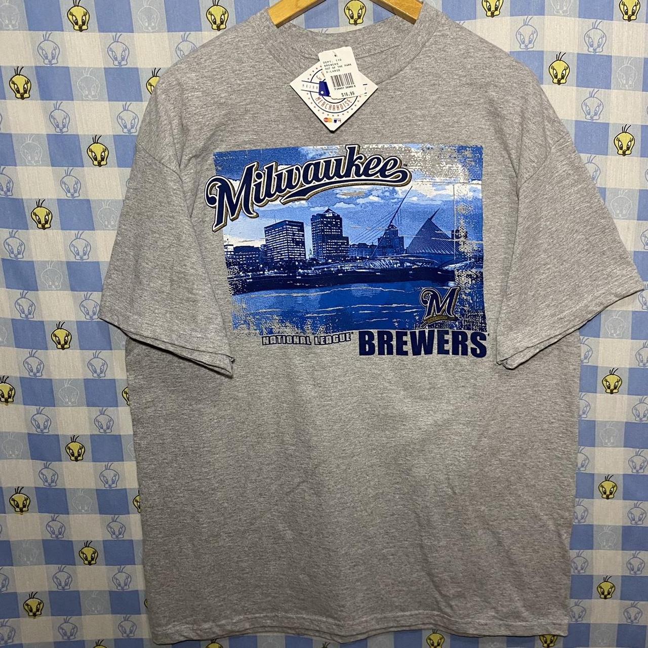 Mens milwaukee brewers long sleeve shirt Medium NWT