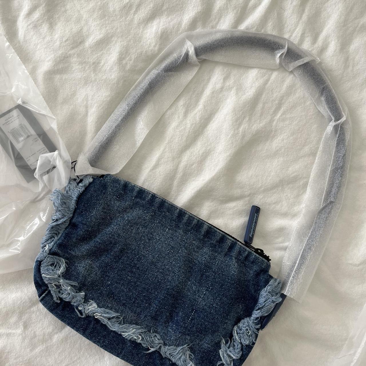 Marc Jacobs Diaper Bag used with stain at zipper - Depop