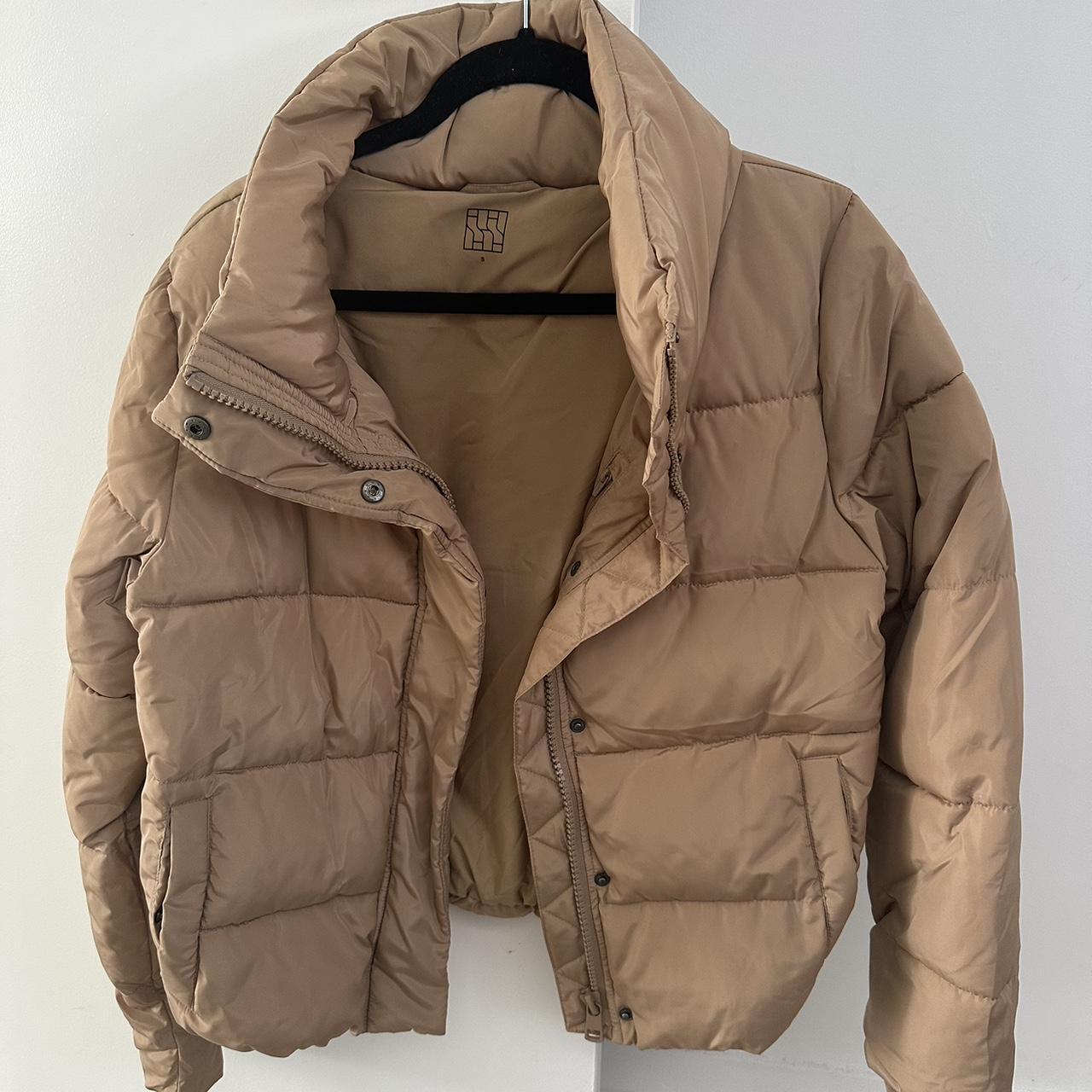 Henne puffer jacket sold out Size small Worn once - Depop