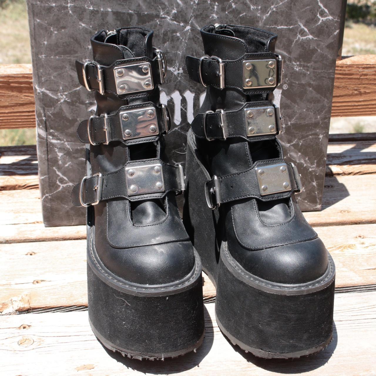 Matte low hotsell trinity boots