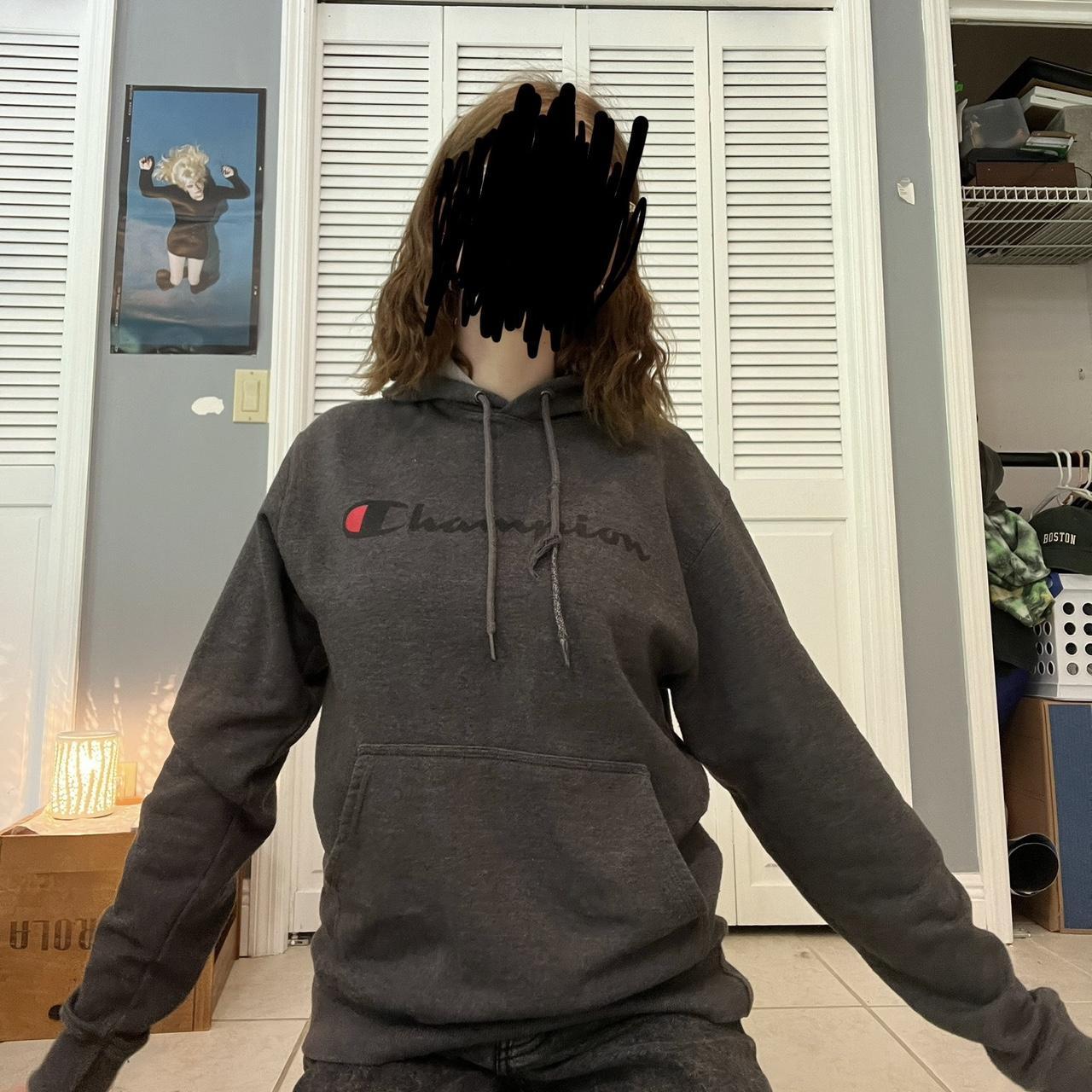 Size small champion outlet hoodie