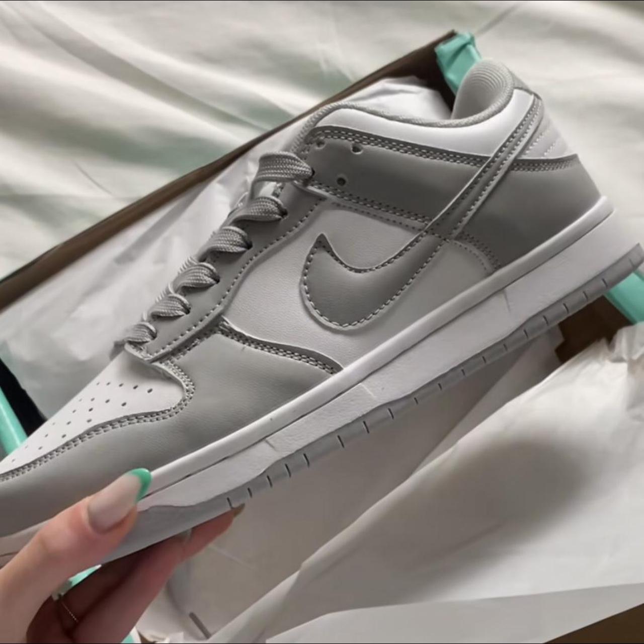 womens grey nike dunks