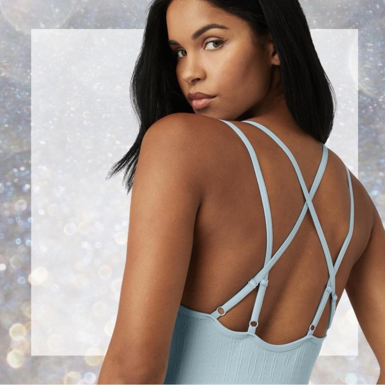 【新品未使用タグ付き‼️】alo yoga chalk blue XSサイズ Alo Yoga Cable Knit Onesie in Blue Chalk size XS | Depop