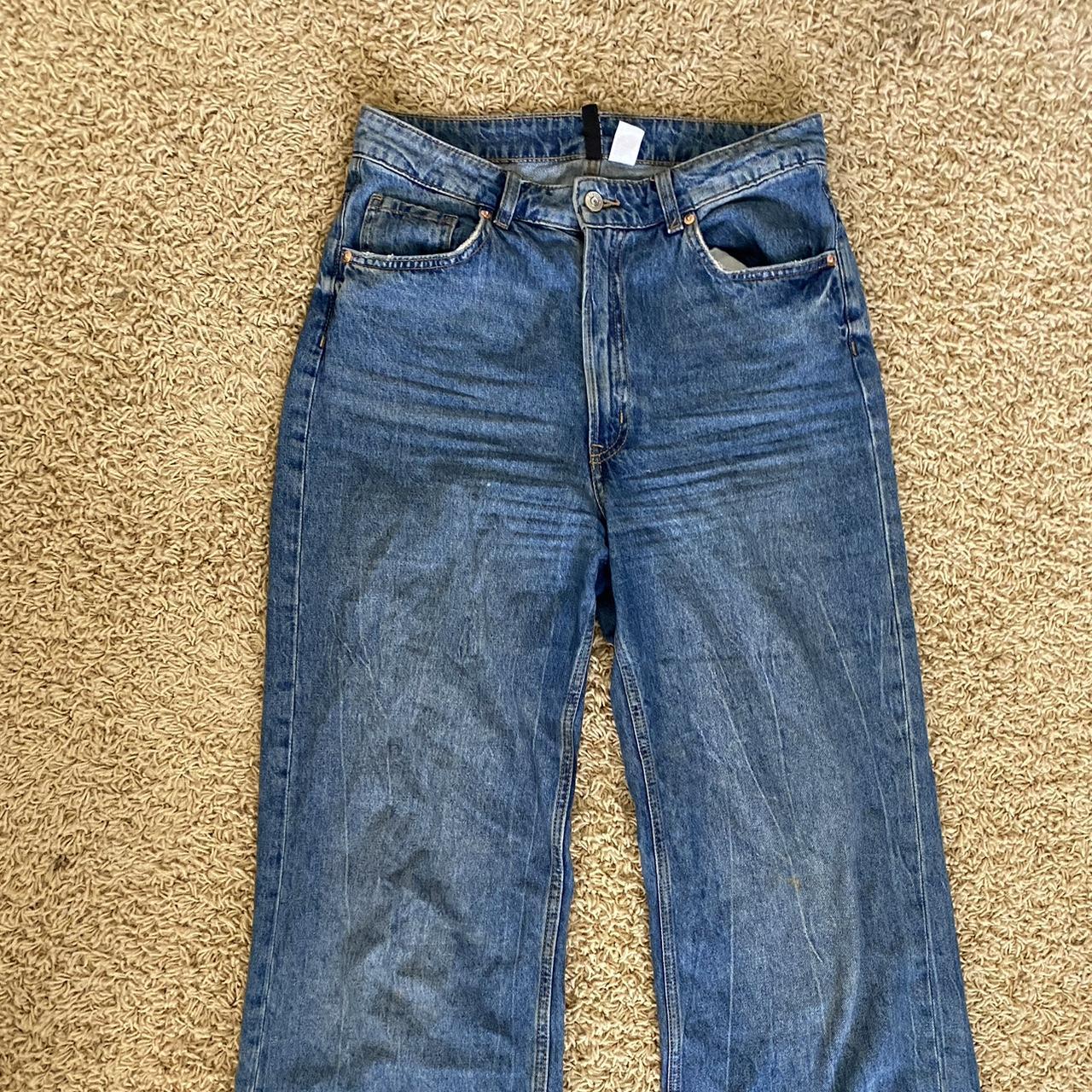 H&M Women's Blue and Navy Jeans Depop