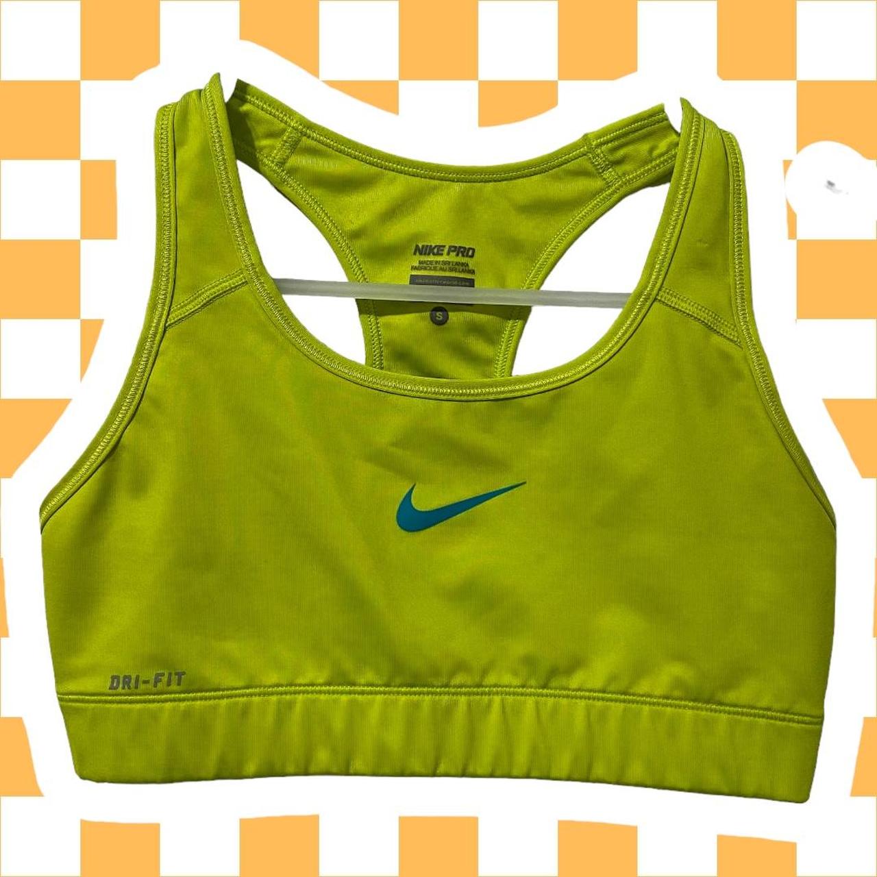 Nike women sports bra size s Color have differences - Depop