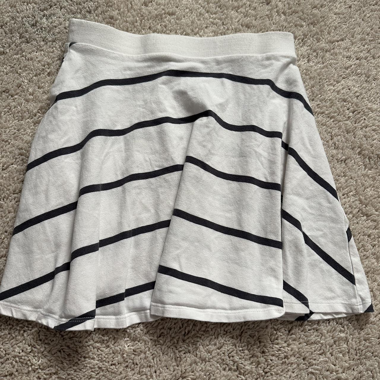 Black and white striped skirt forever 21 best sale