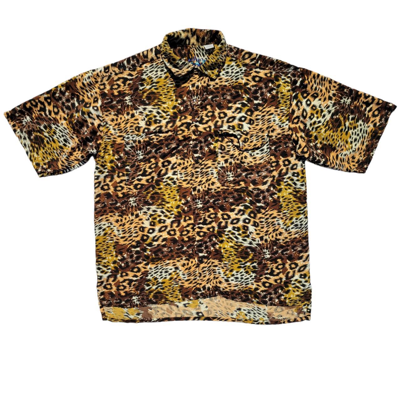 🌴 Vintage Leopard Print Hawaiian Button-Up Shirt...