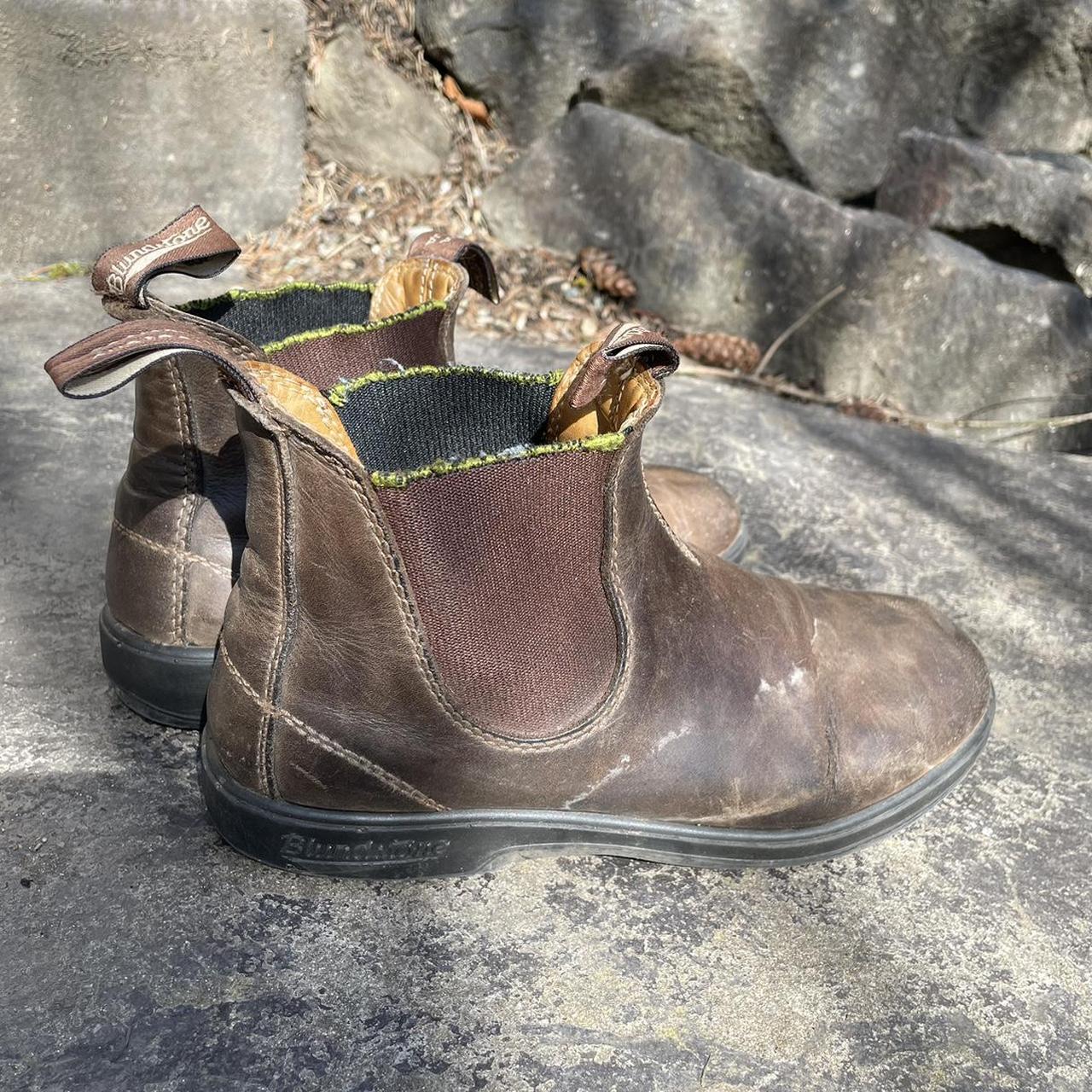 cool worn brown blundstones the insoles are inserts