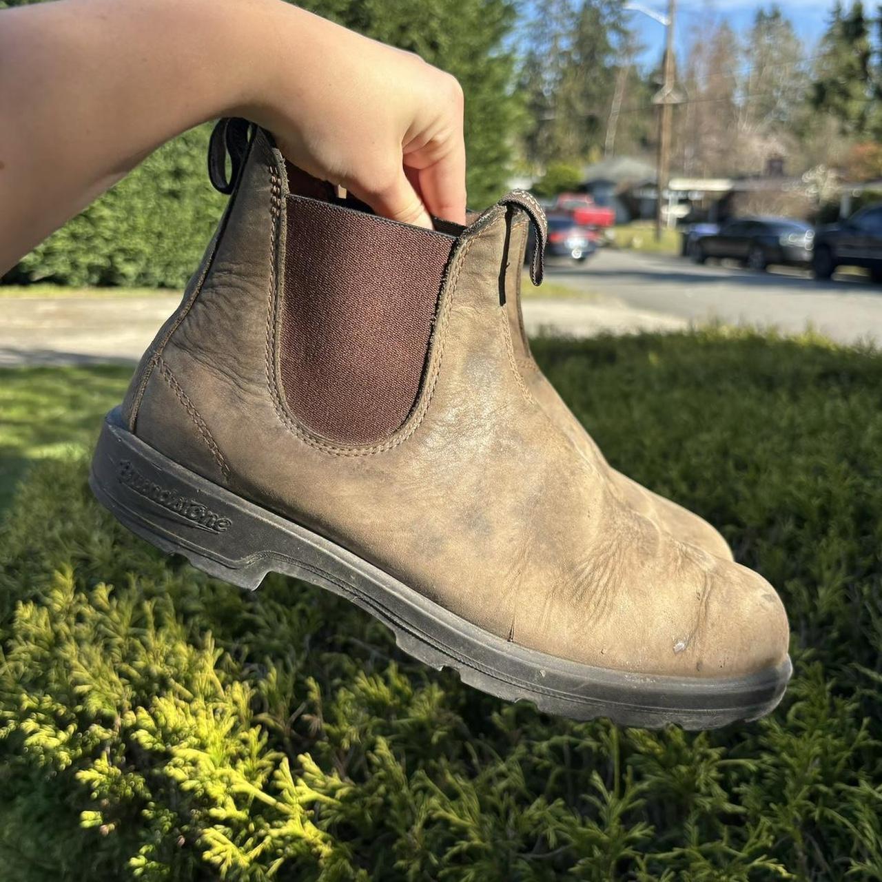 cool worn brown blundstones the insoles are inserts