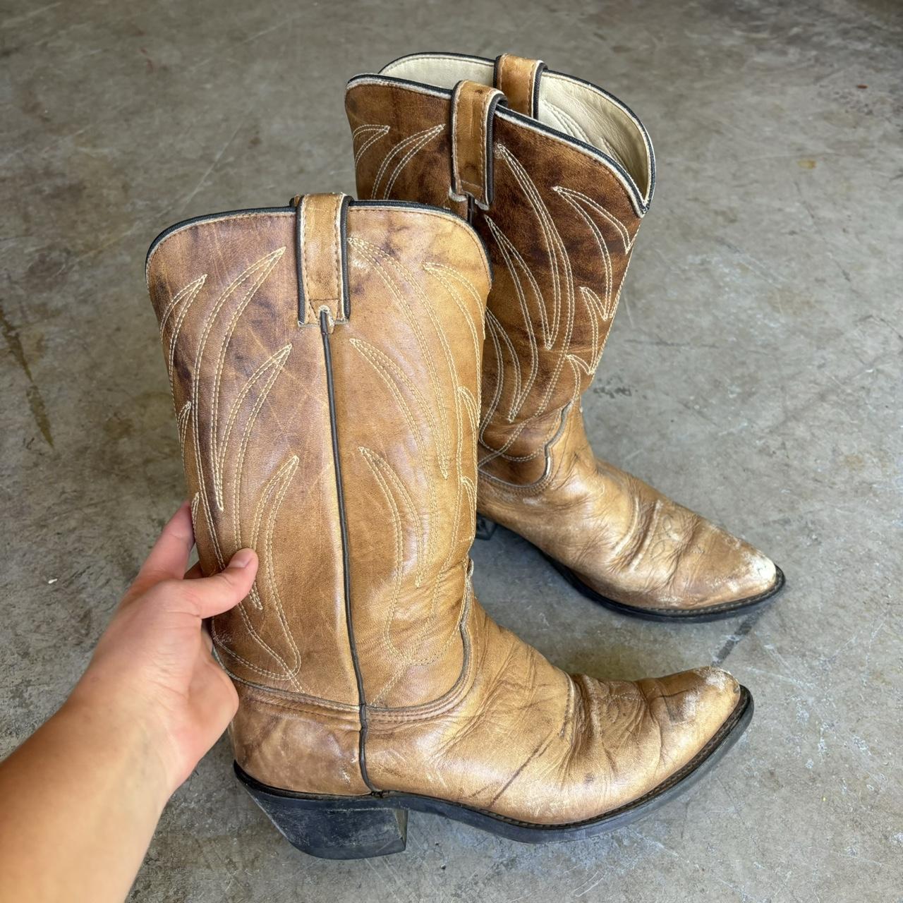 Cowboy boots wrangler best sale