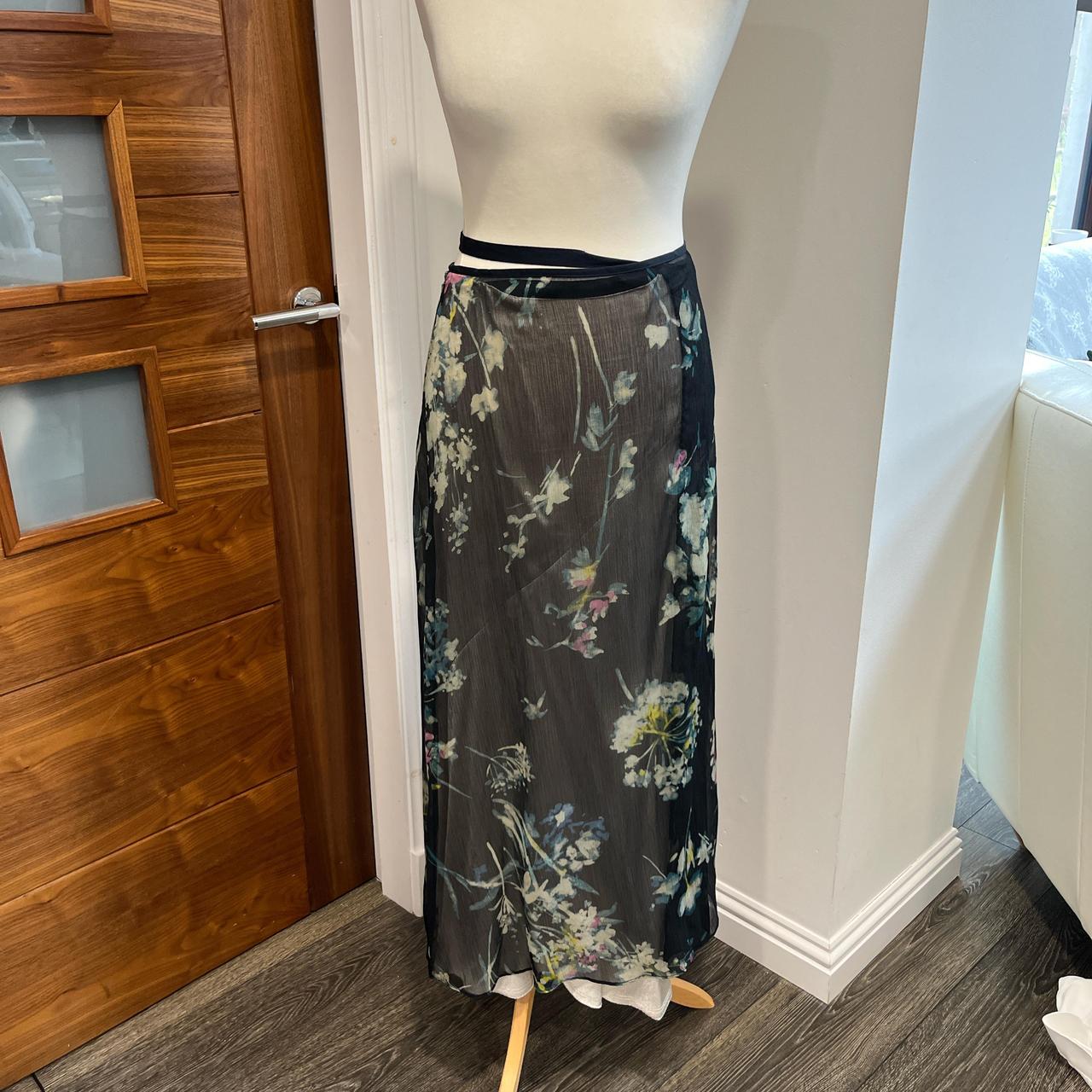 Spring summer 2020 midi skirt by Zara. Features a