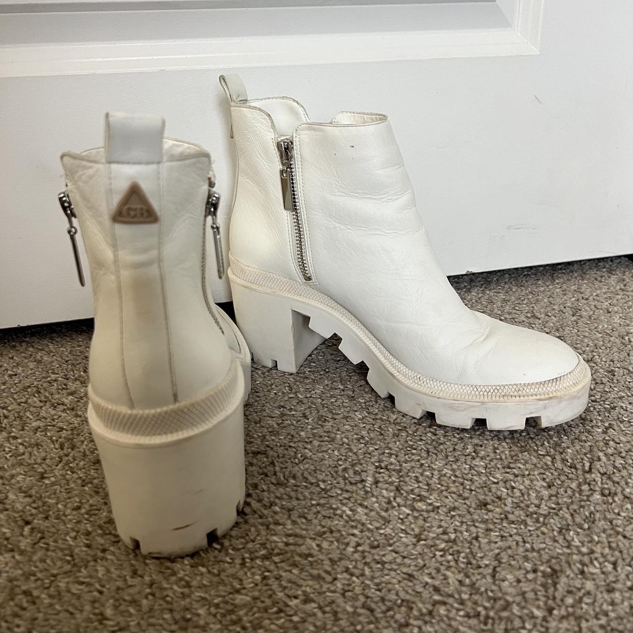 Gianni Bini White leather ankle boots with zipper