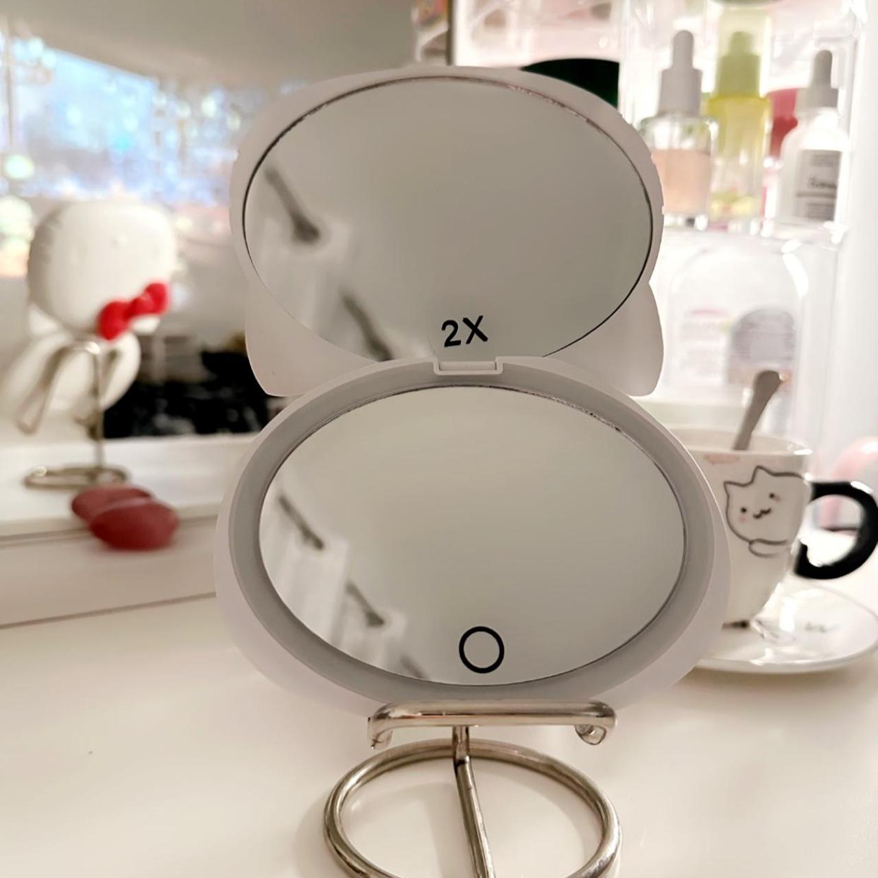 hello kitty light up compact mirror🎀 (please note... Depop