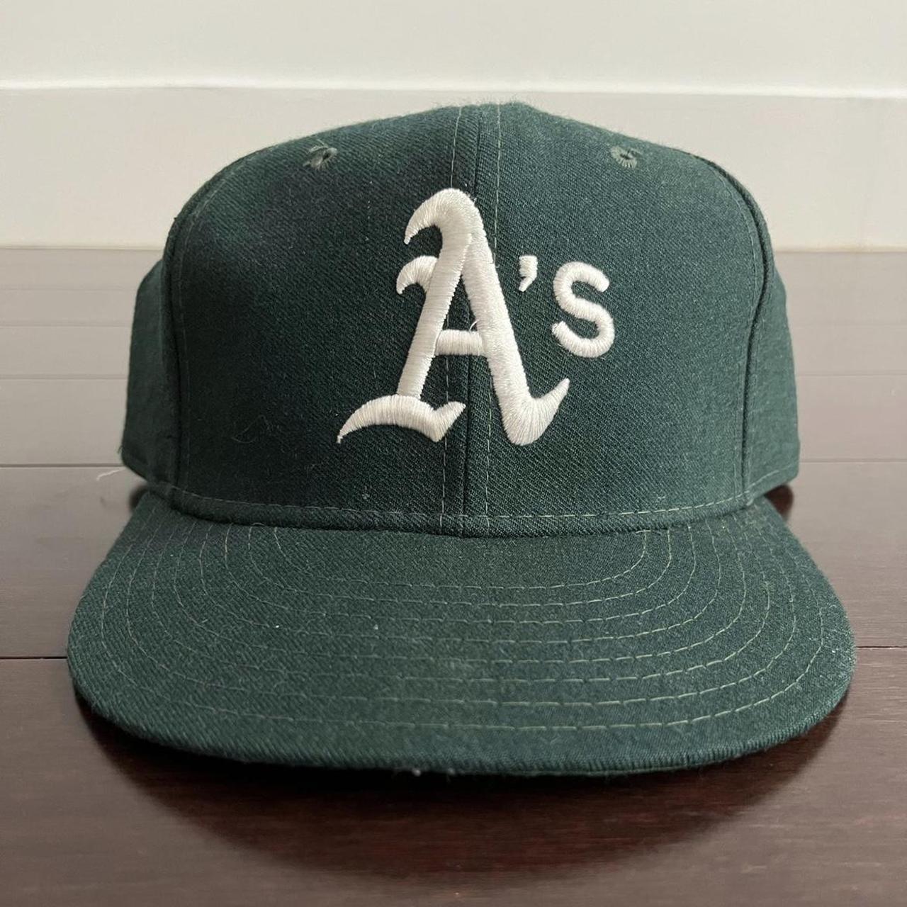 Oakland Athletics vintage Hat, Men's Fashion, Watches